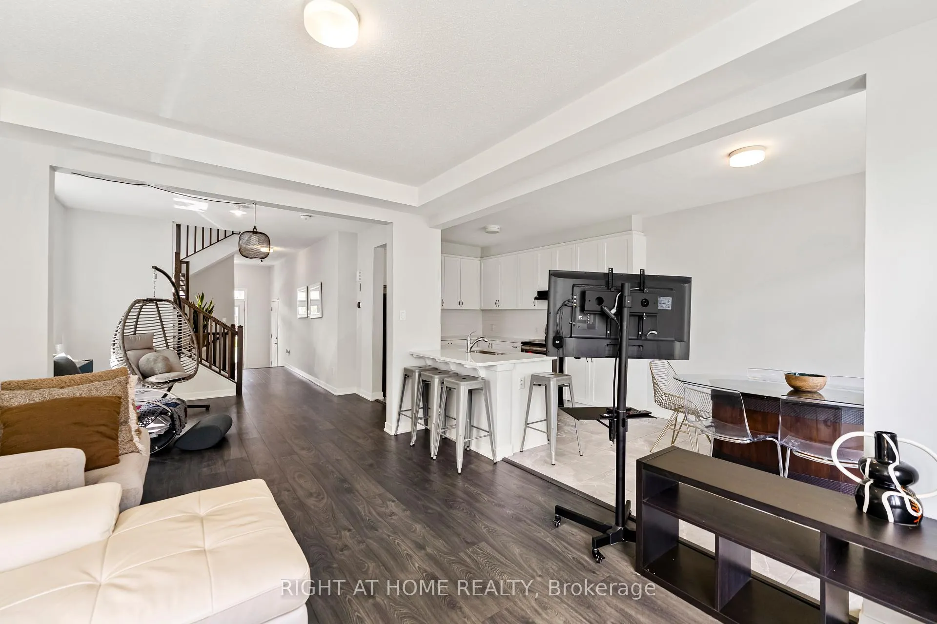 Photo 11 of 221 Billrian Crescent, Ottawa, Stittsville (North) — HOMEH