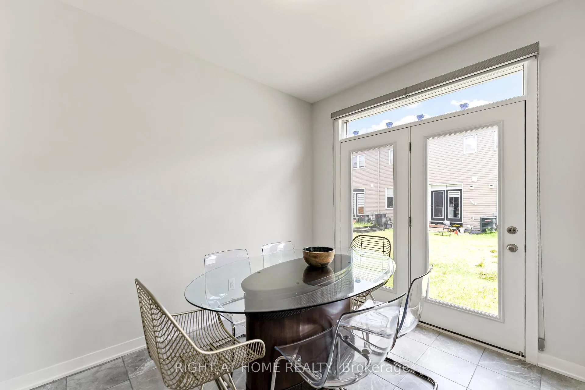 Photo 13 of 221 Billrian Crescent, Ottawa, Stittsville (North) — HOMEH