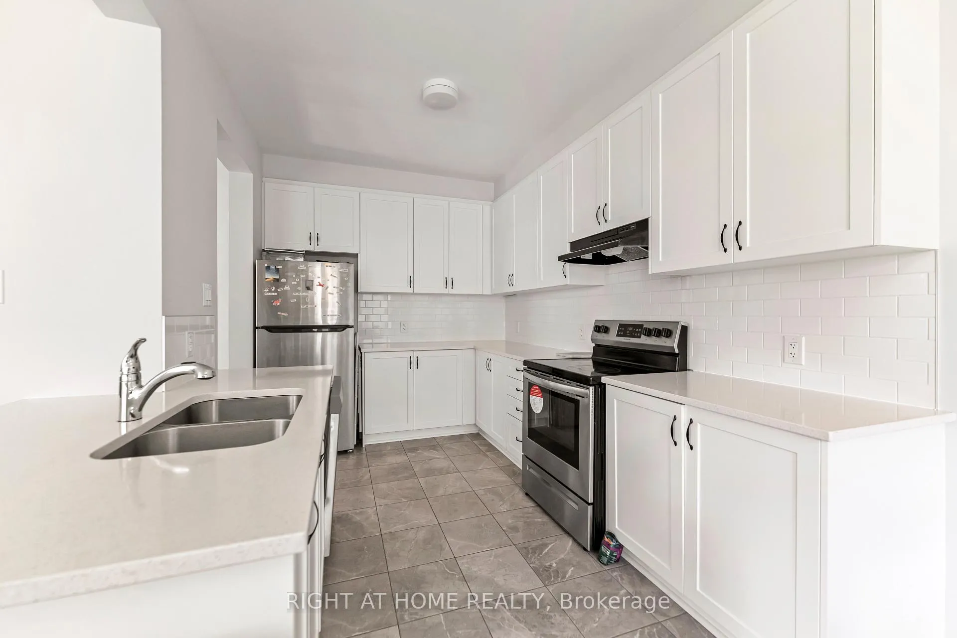 Photo 16 of 221 Billrian Crescent, Ottawa, Stittsville (North) — HOMEH