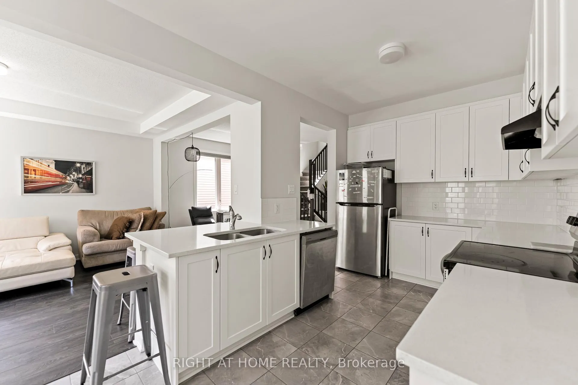 Photo 17 of 221 Billrian Crescent, Ottawa, Stittsville (North) — HOMEH
