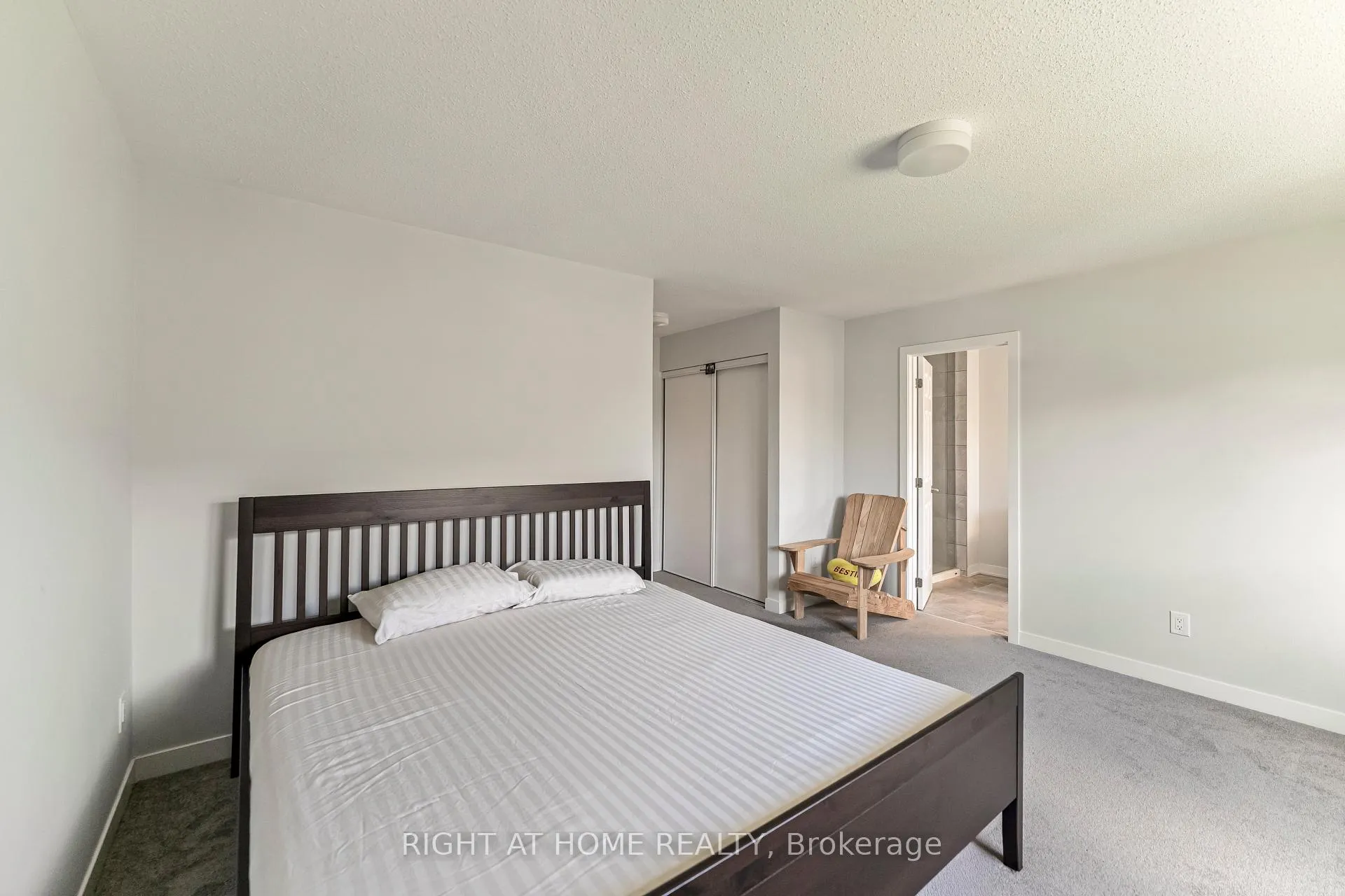 Photo 32 of 221 Billrian Crescent, Ottawa, Stittsville (North) — HOMEH
