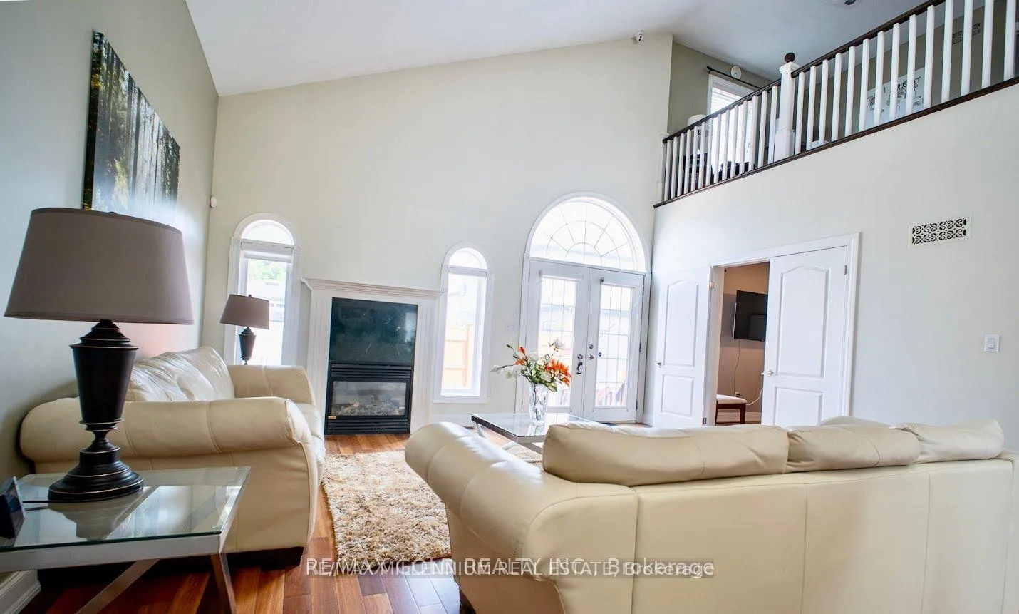 Photo 3 of 8905 McGarry Drive, Niagara Falls, Forestview — HOMEH