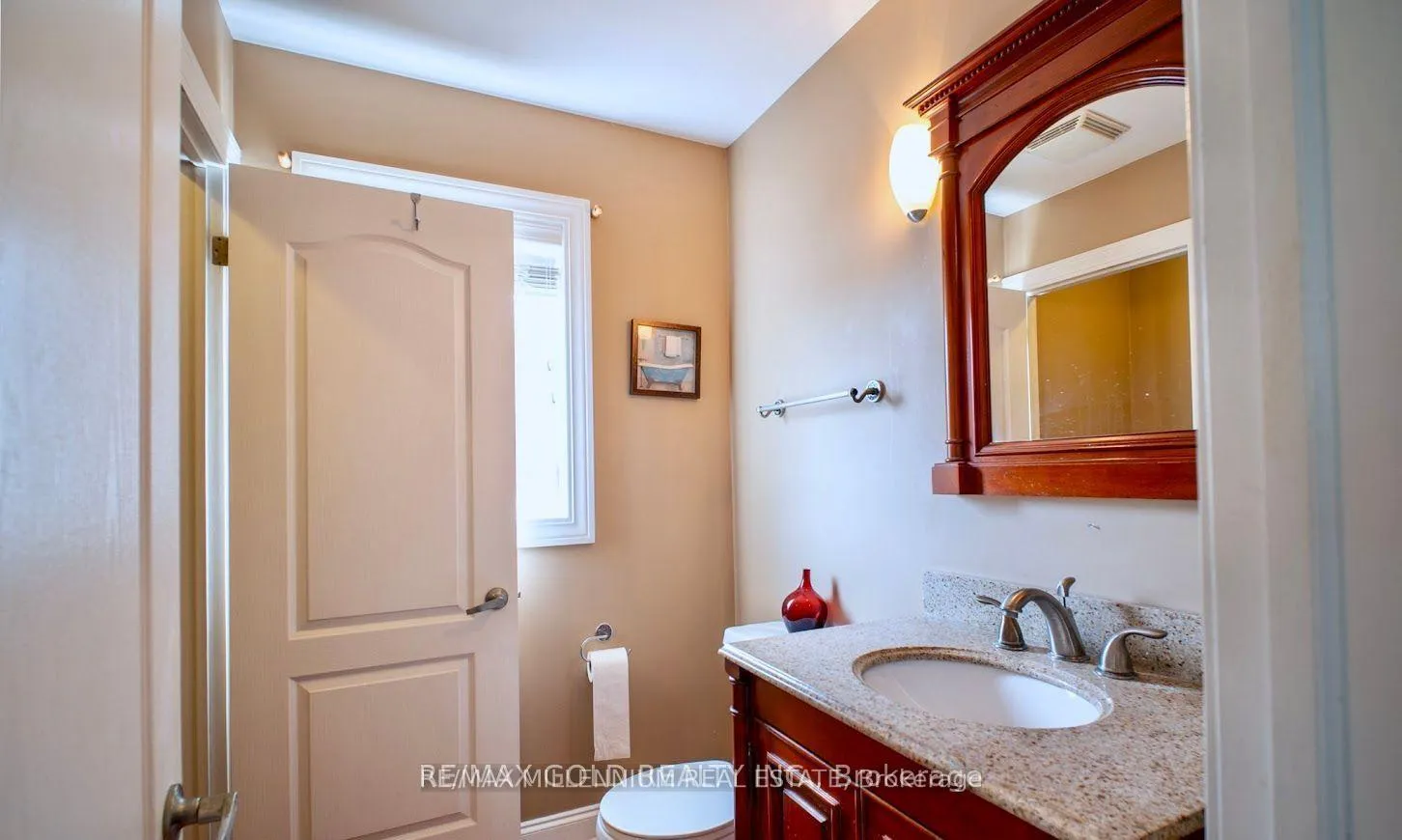 Photo 13 of 8905 McGarry Drive, Niagara Falls, Forestview — HOMEH
