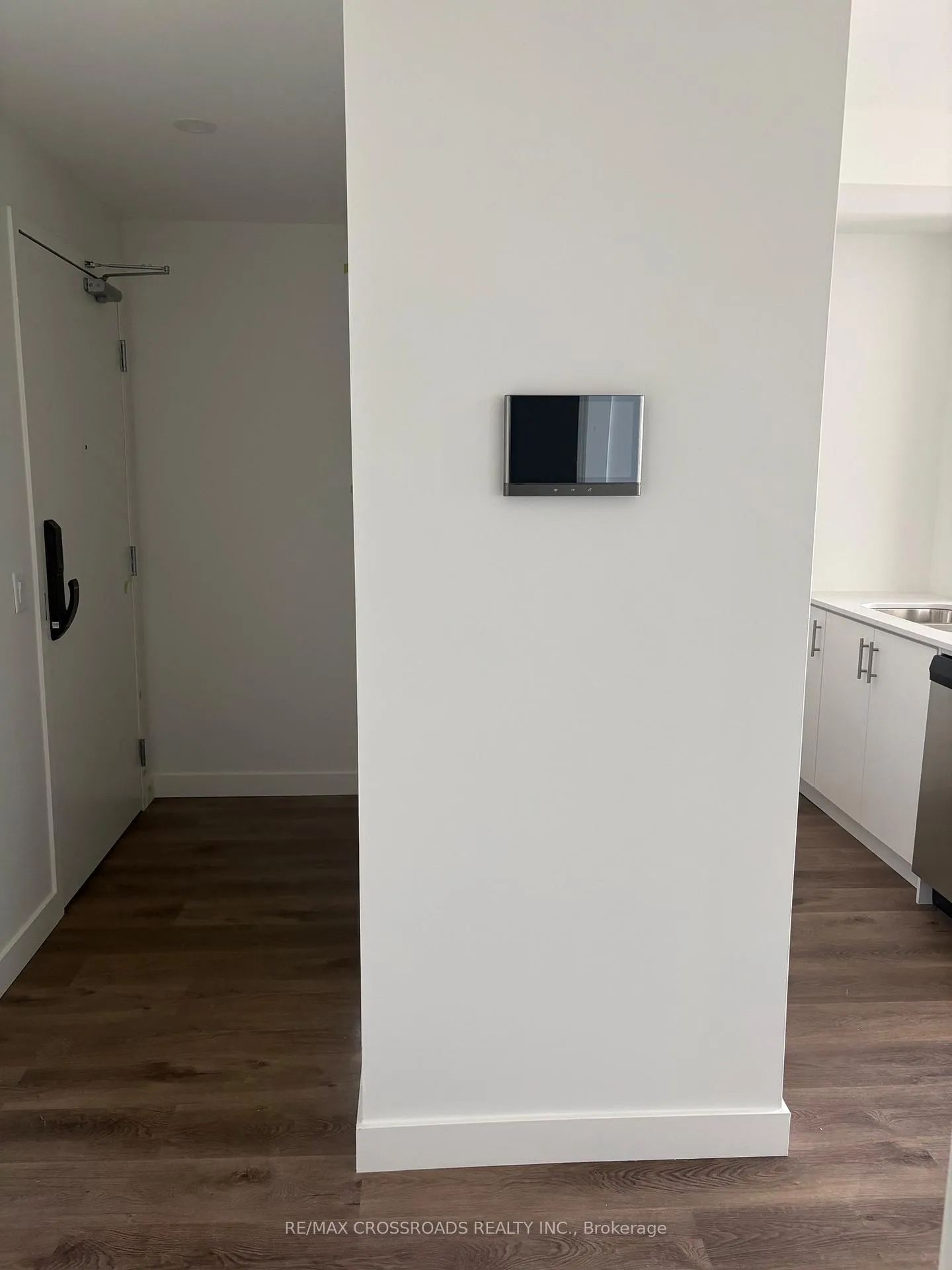 Photo 2 of Unit 706, 461 Green Road, Hamilton, Lakeshore — HOMEH