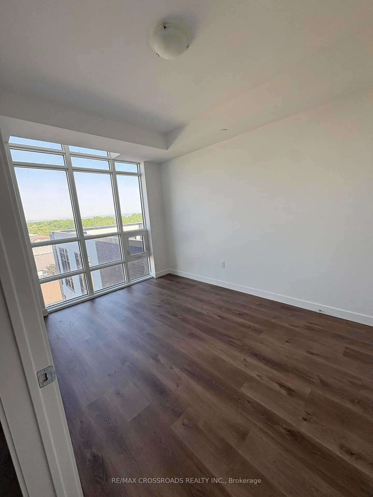 Photo 5 of Unit 706, 461 Green Road, Hamilton, Lakeshore — HOMEH
