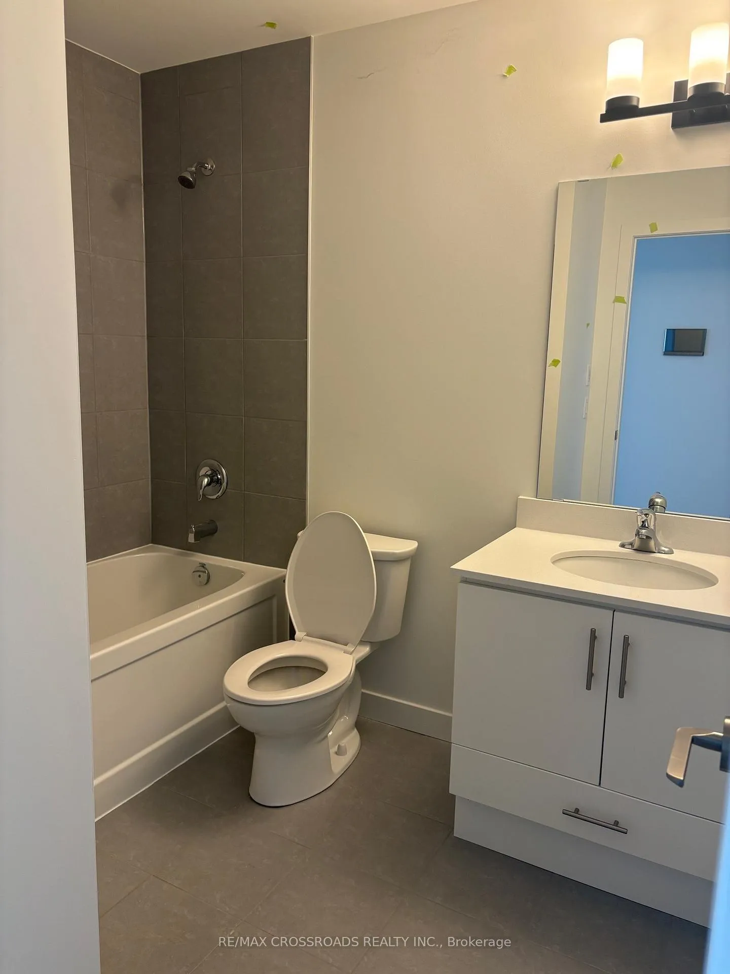 Photo 7 of Unit 706, 461 Green Road, Hamilton, Lakeshore — HOMEH