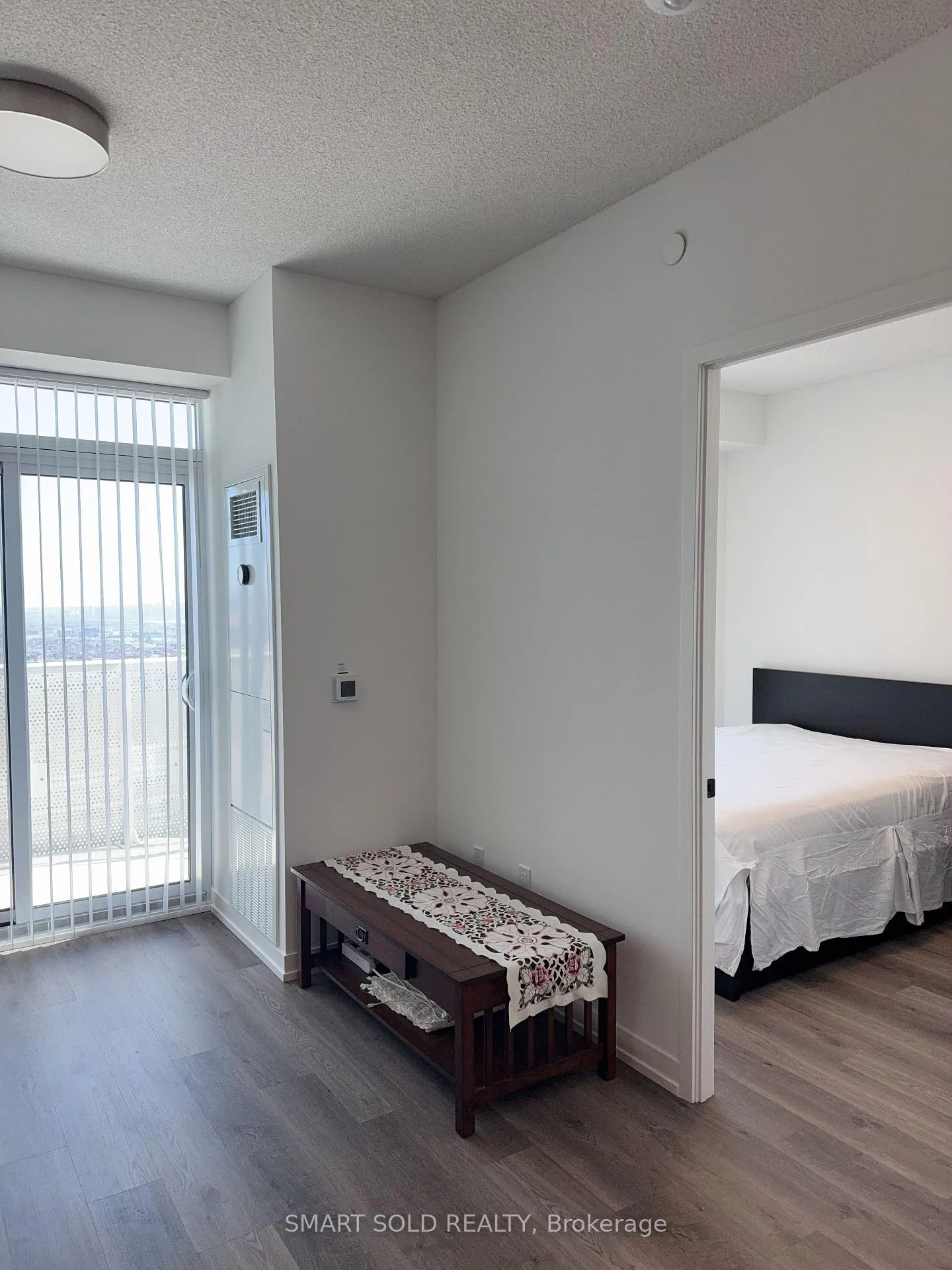 Photo 5 of Unit 5611, 8 Interchange Way, Vaughan, Vaughan Corporate Centre — HOMEH