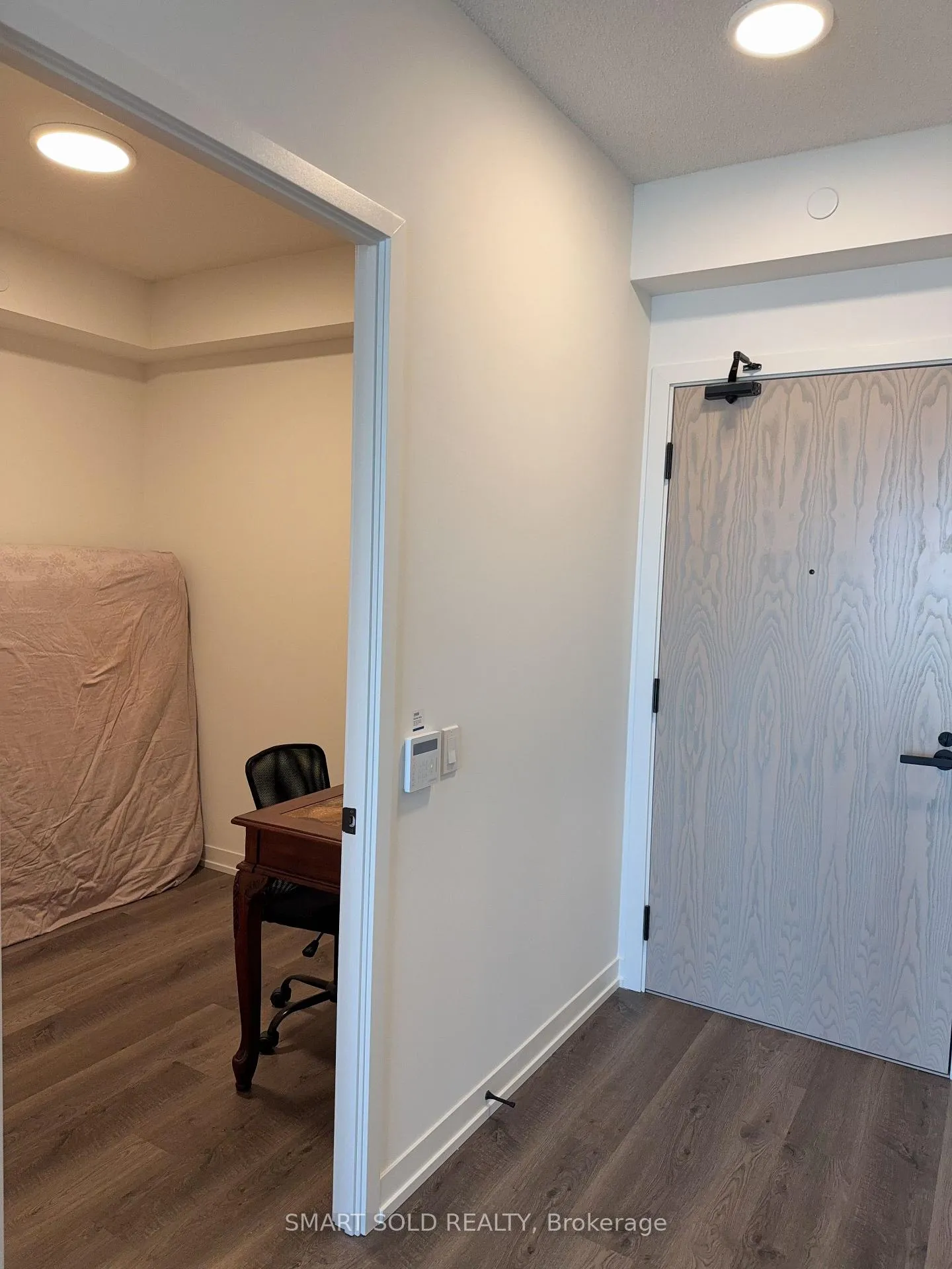Photo 11 of Unit 5611, 8 Interchange Way, Vaughan, Vaughan Corporate Centre — HOMEH