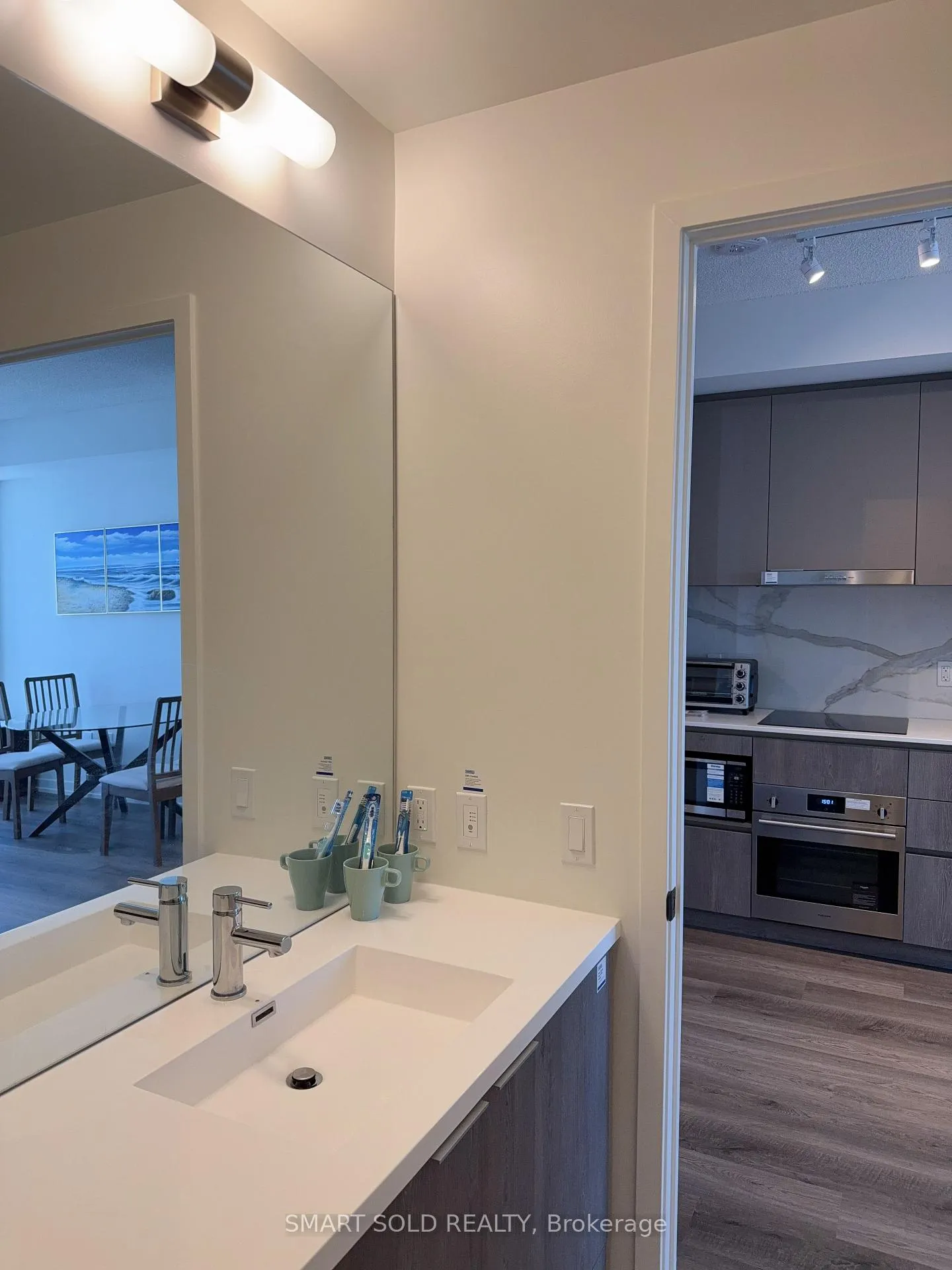 Photo 16 of Unit 5611, 8 Interchange Way, Vaughan, Vaughan Corporate Centre — HOMEH