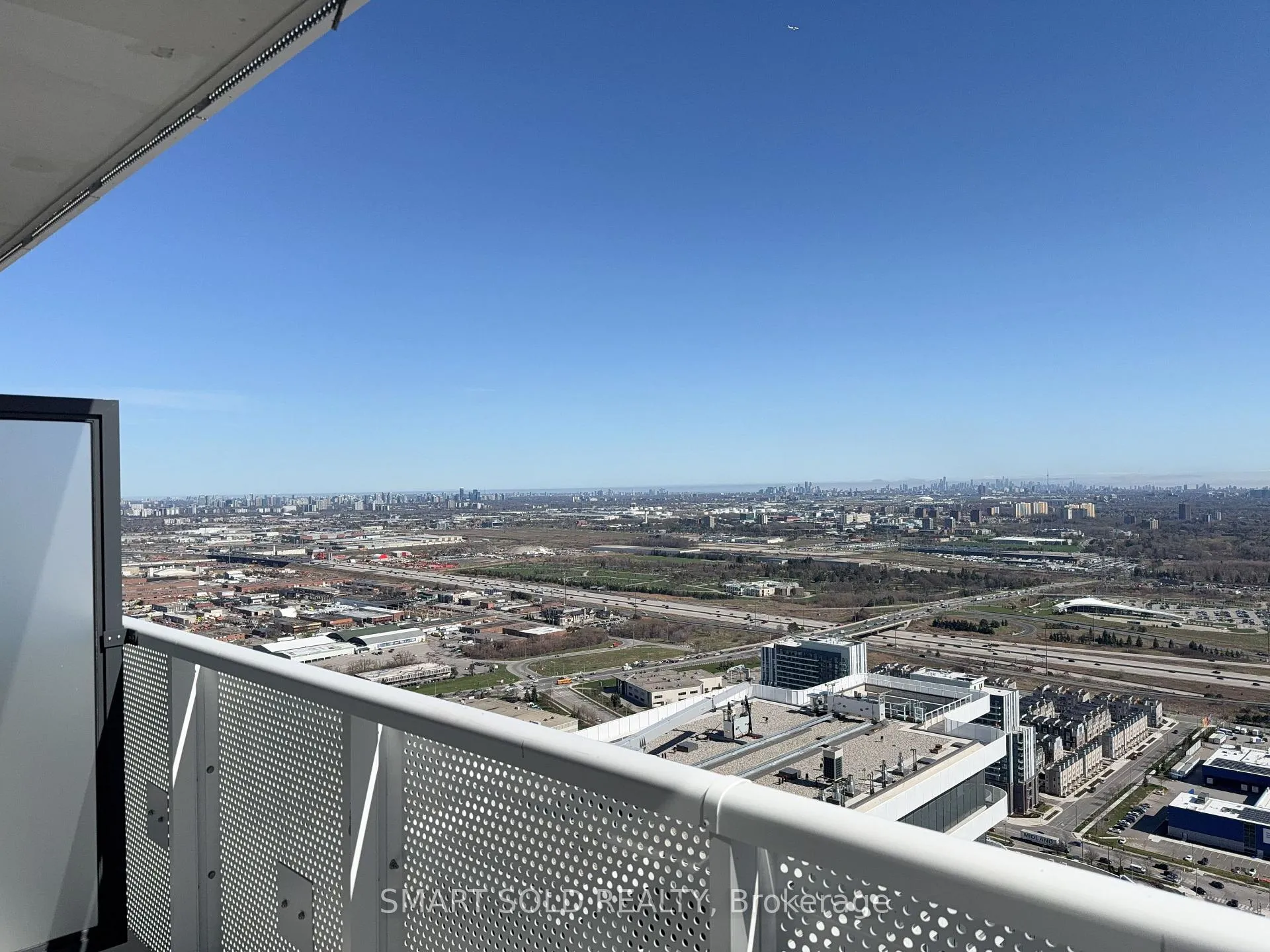 Photo 17 of Unit 5611, 8 Interchange Way, Vaughan, Vaughan Corporate Centre — HOMEH