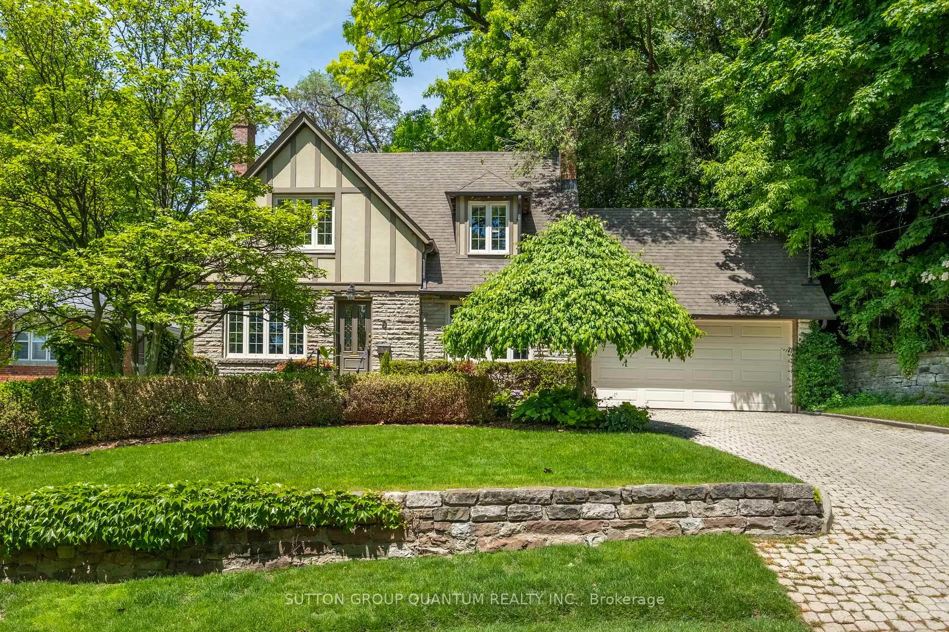 Photo 1 of 8 Riverside Crescent, Toronto, High Park-Swansea — HOMEH