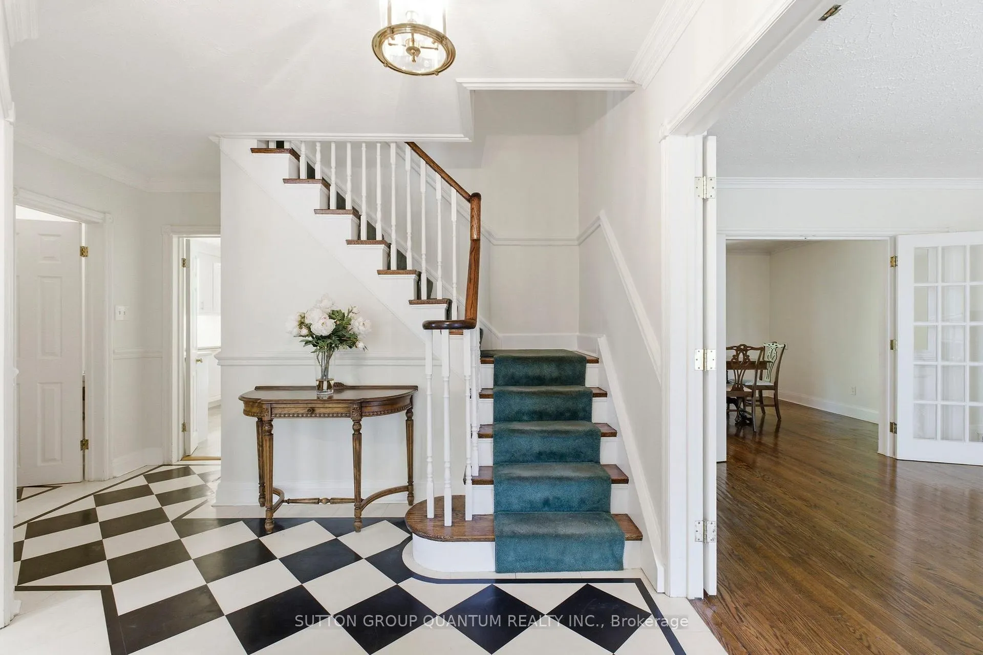 Photo 3 of 8 Riverside Crescent, Toronto, High Park-Swansea — HOMEH