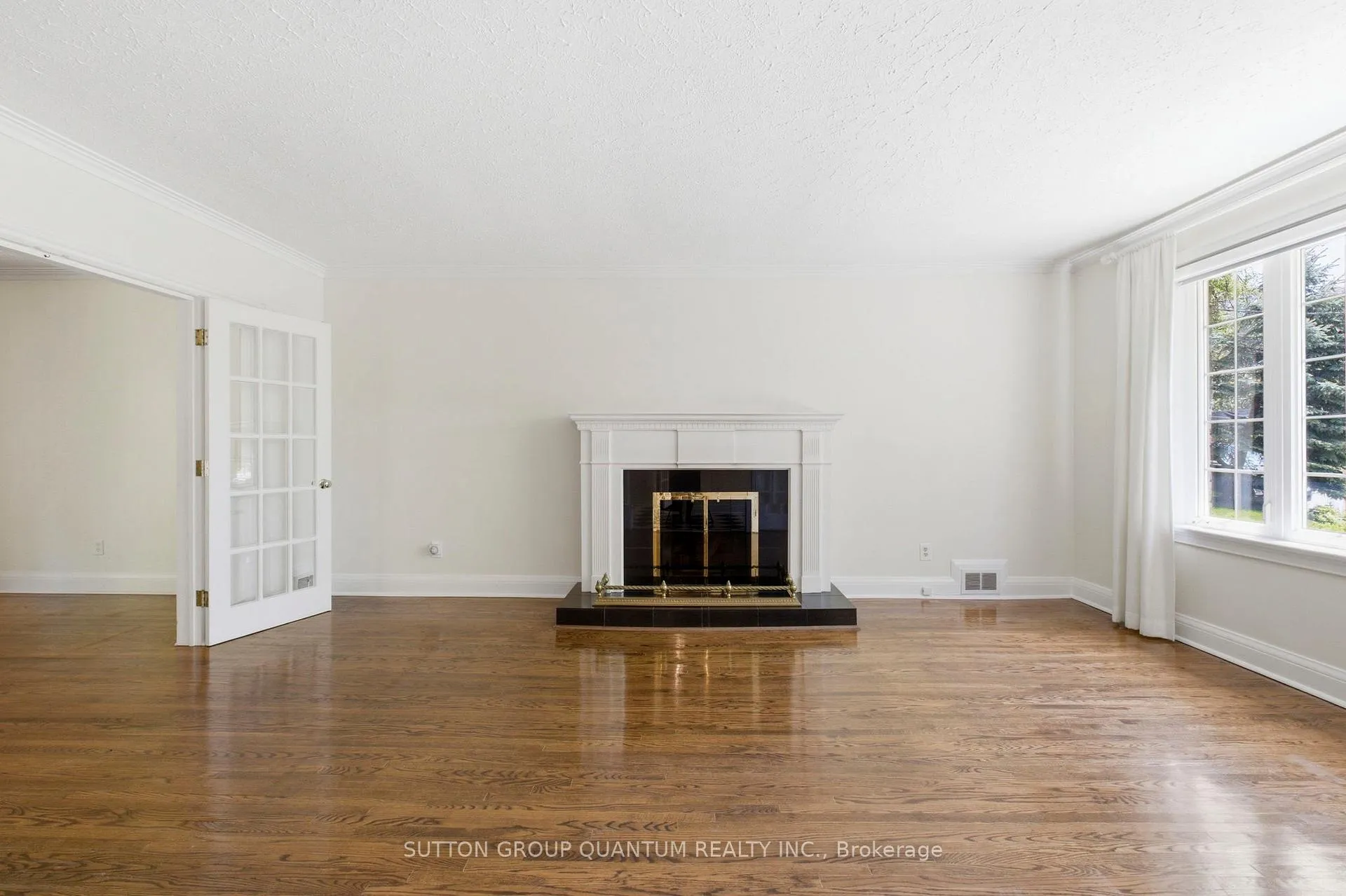 Photo 11 of 8 Riverside Crescent, Toronto, High Park-Swansea — HOMEH