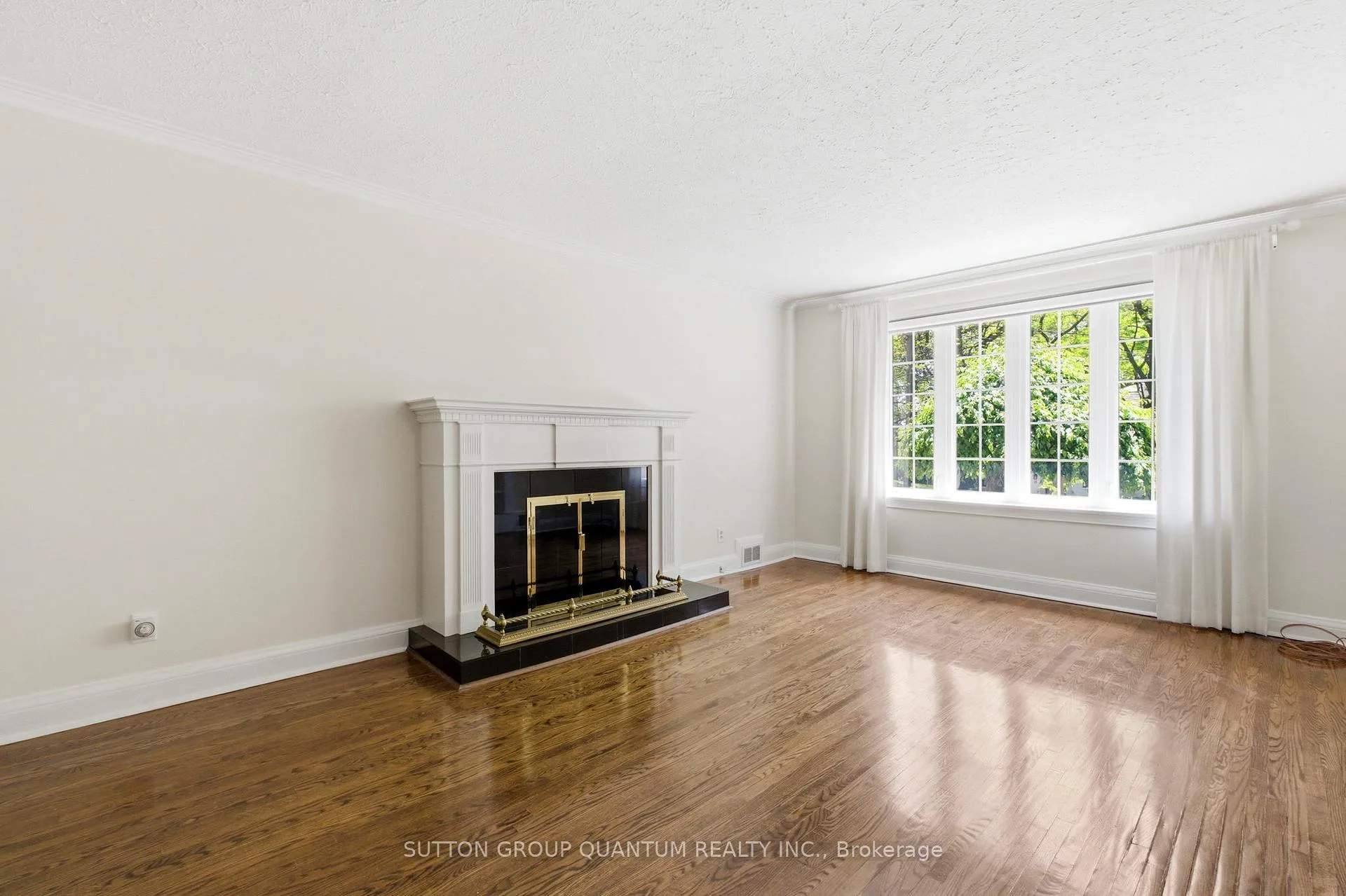 Photo 12 of 8 Riverside Crescent, Toronto, High Park-Swansea — HOMEH