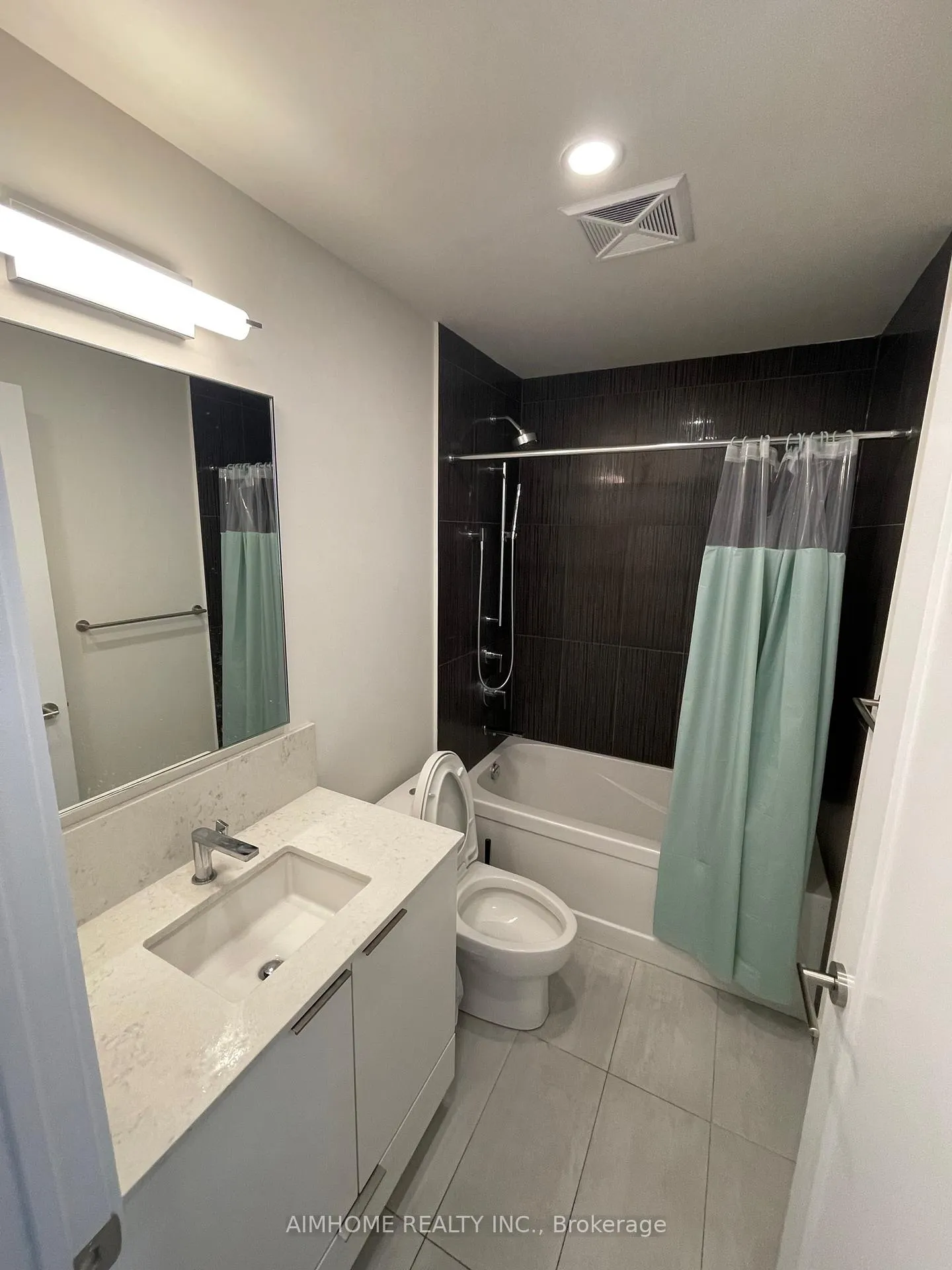 Photo 3 of Unit 1701A, 28 Freeland Street, Toronto, Waterfront Communities — HOMEH