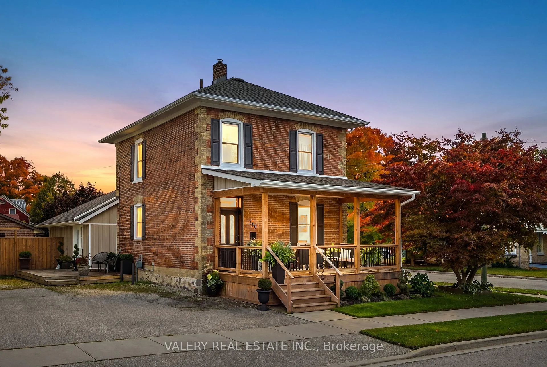 Front of 710 York Avenue N