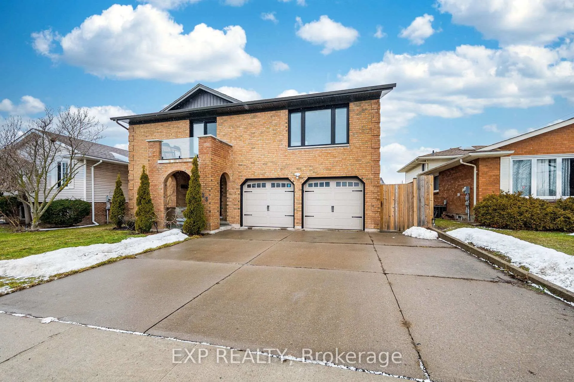 Front of 7623 Chorozy Street