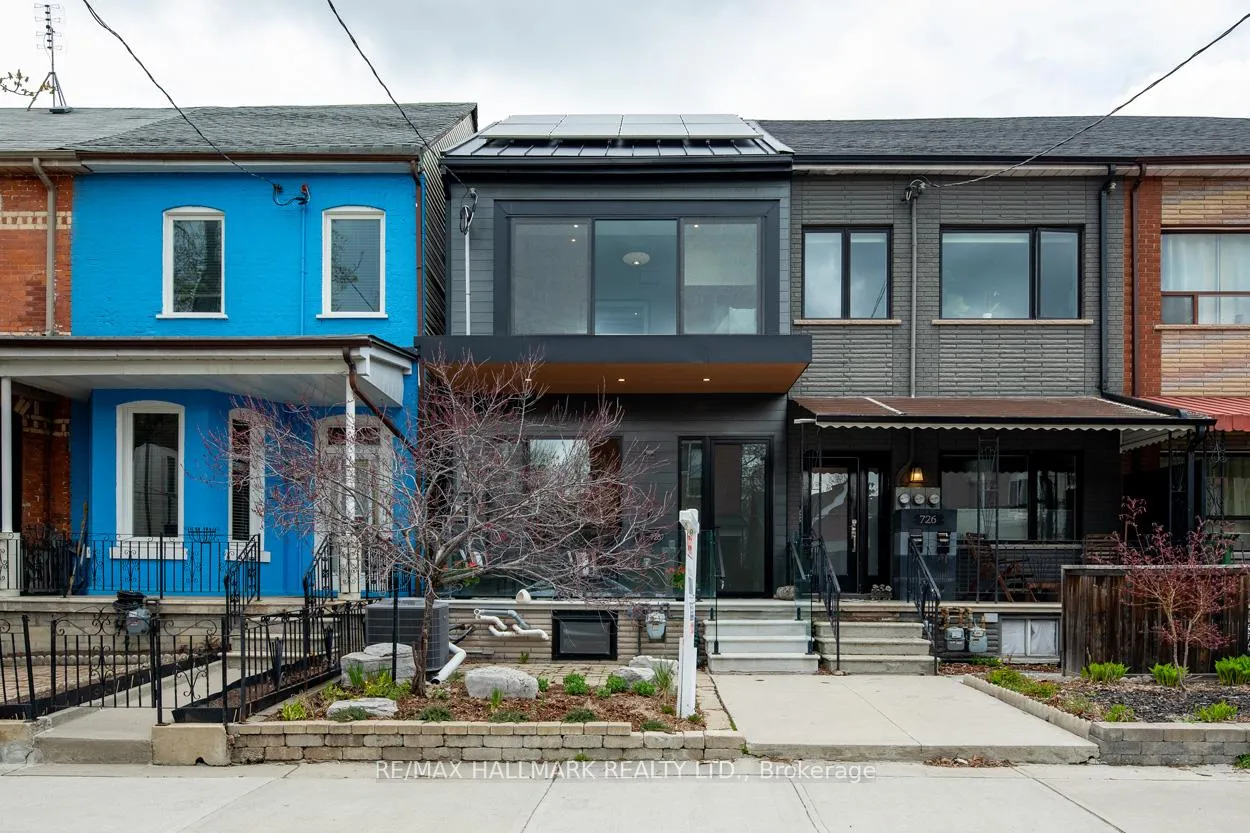 Front of 728 Richmond Street W