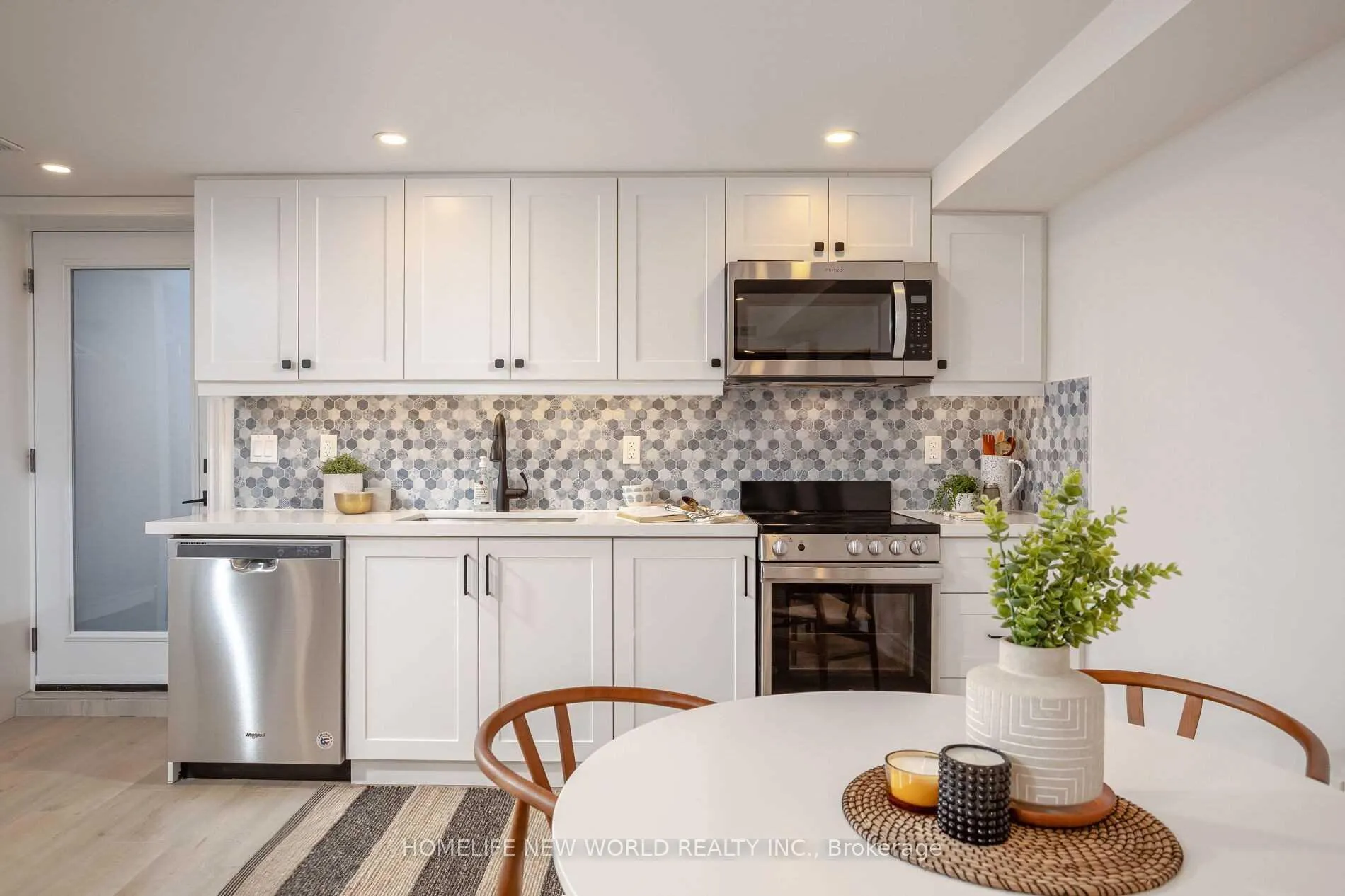 Photo 4 of Unit Lower, 46 Emerson Avenue, Toronto, Dovercourt-Wallace Emerson-Junction — HOMEH