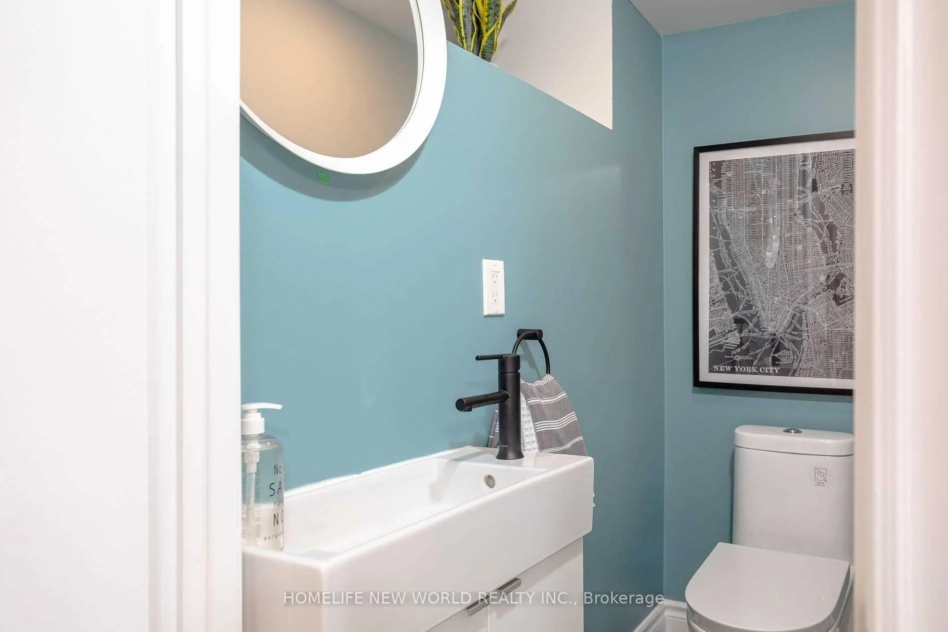 Photo 7 of Unit Lower, 46 Emerson Avenue, Toronto, Dovercourt-Wallace Emerson-Junction — HOMEH