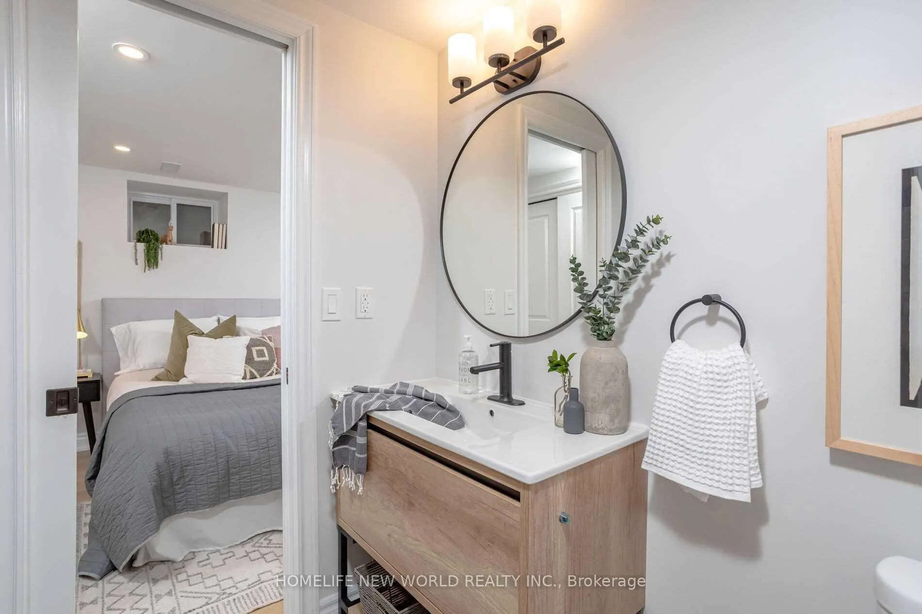 Photo 12 of Unit Lower, 46 Emerson Avenue, Toronto, Dovercourt-Wallace Emerson-Junction — HOMEH