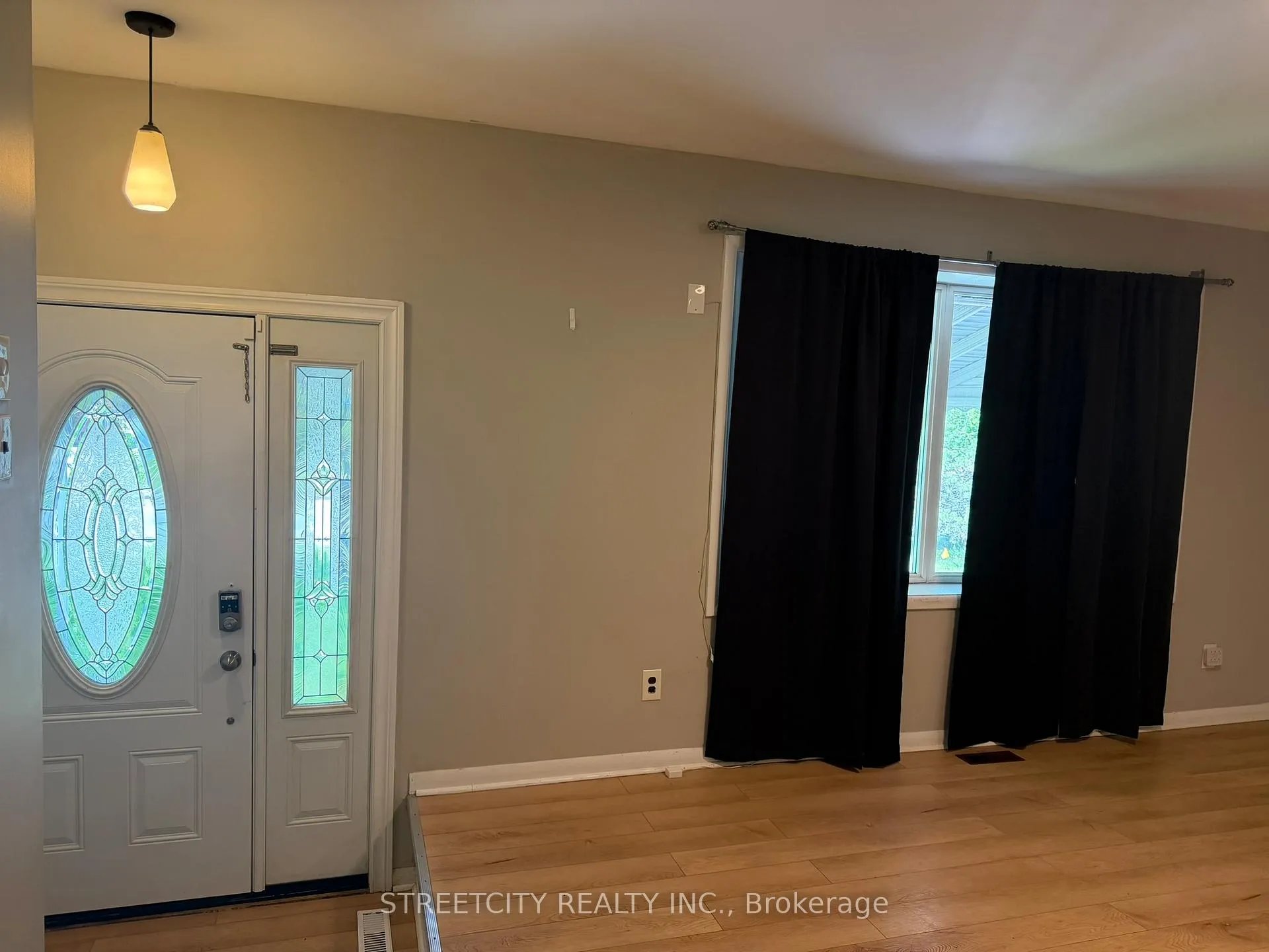 Photo 4 of 42 Oneida Road, London, East D — HOMEH