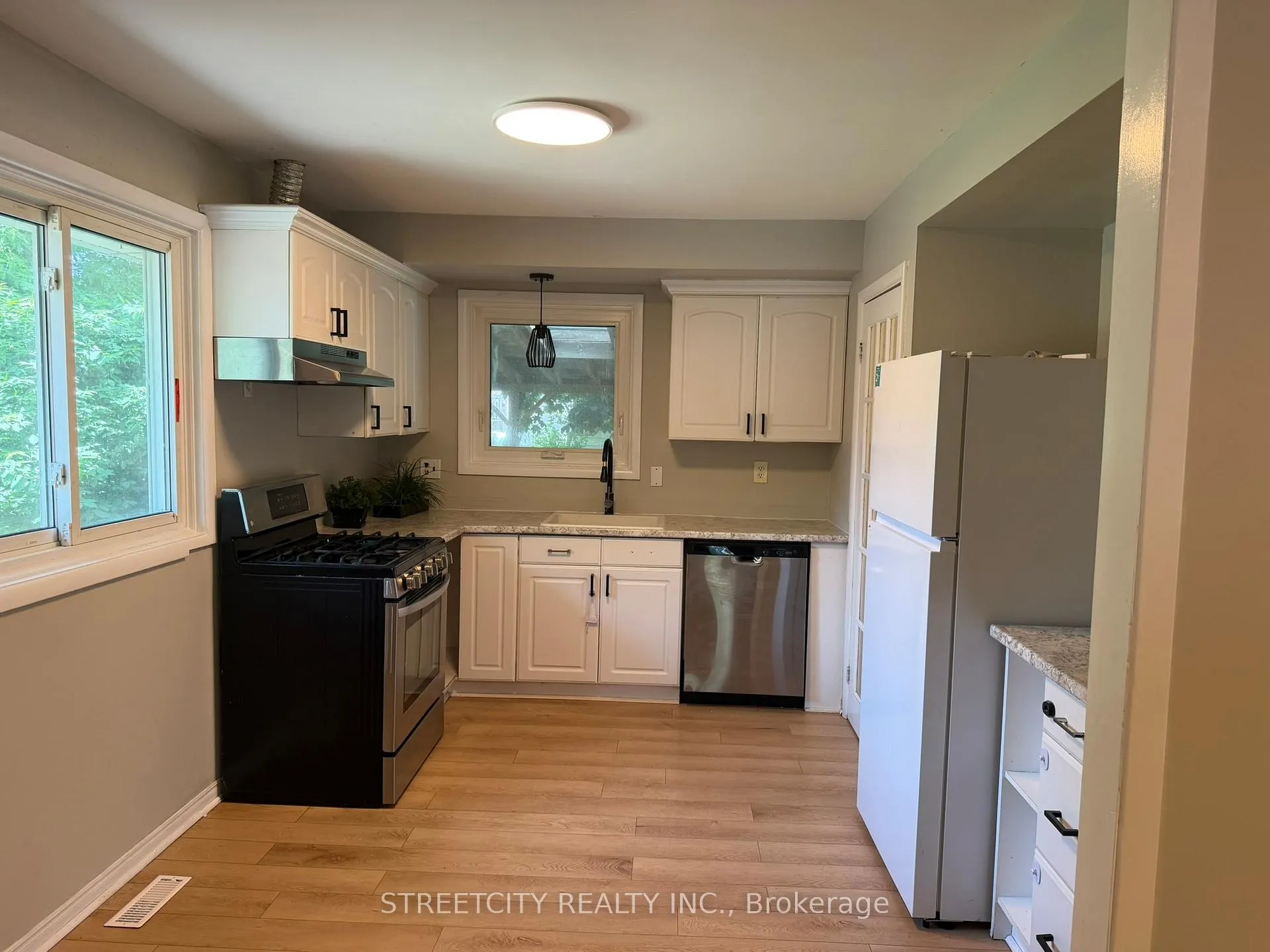 Photo 7 of 42 Oneida Road, London, East D — HOMEH