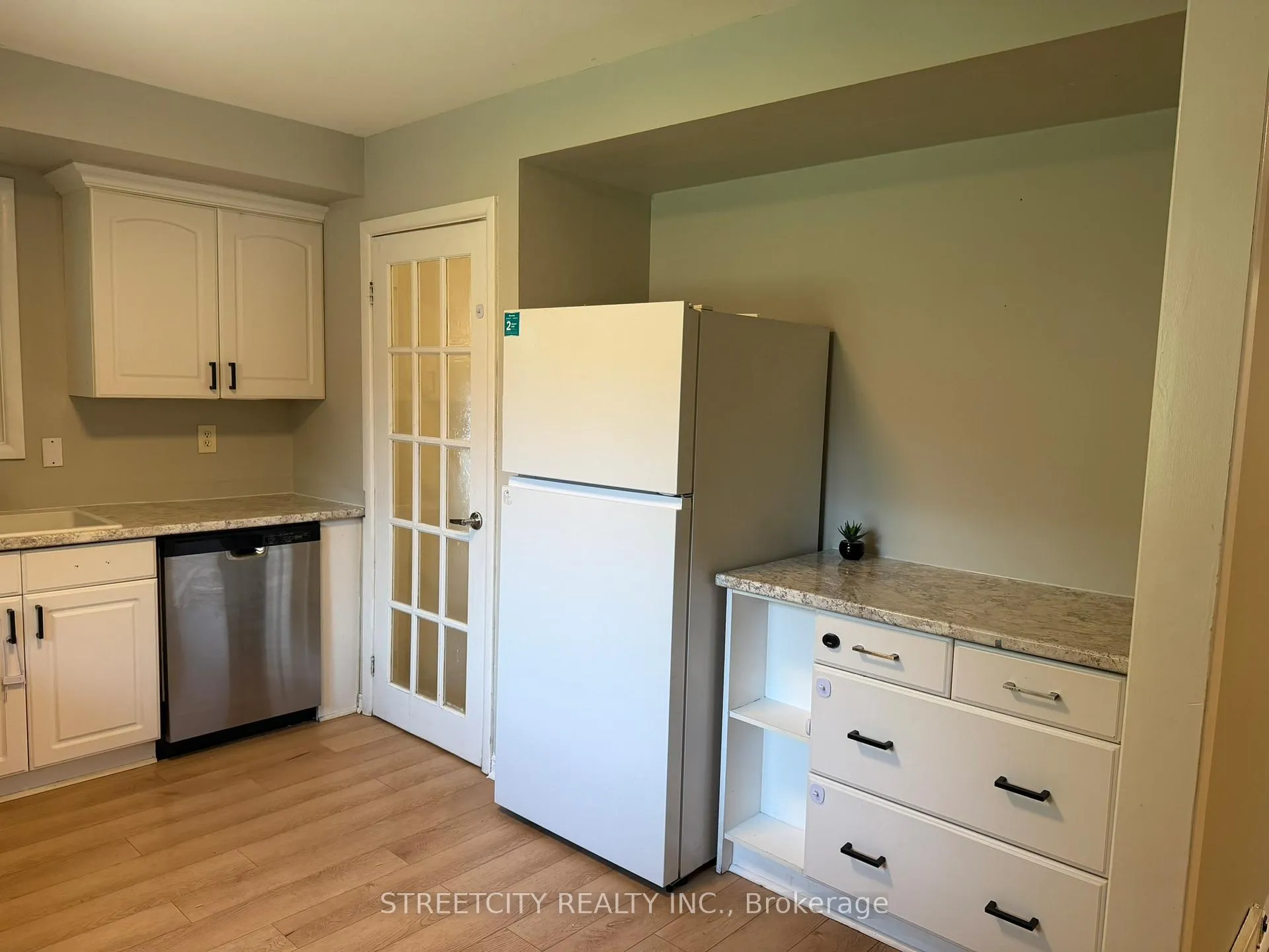 Photo 8 of 42 Oneida Road, London, East D — HOMEH