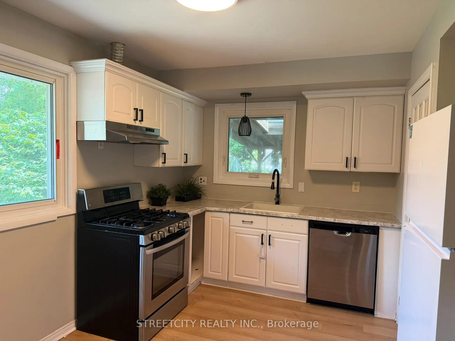 Photo 9 of 42 Oneida Road, London, East D — HOMEH