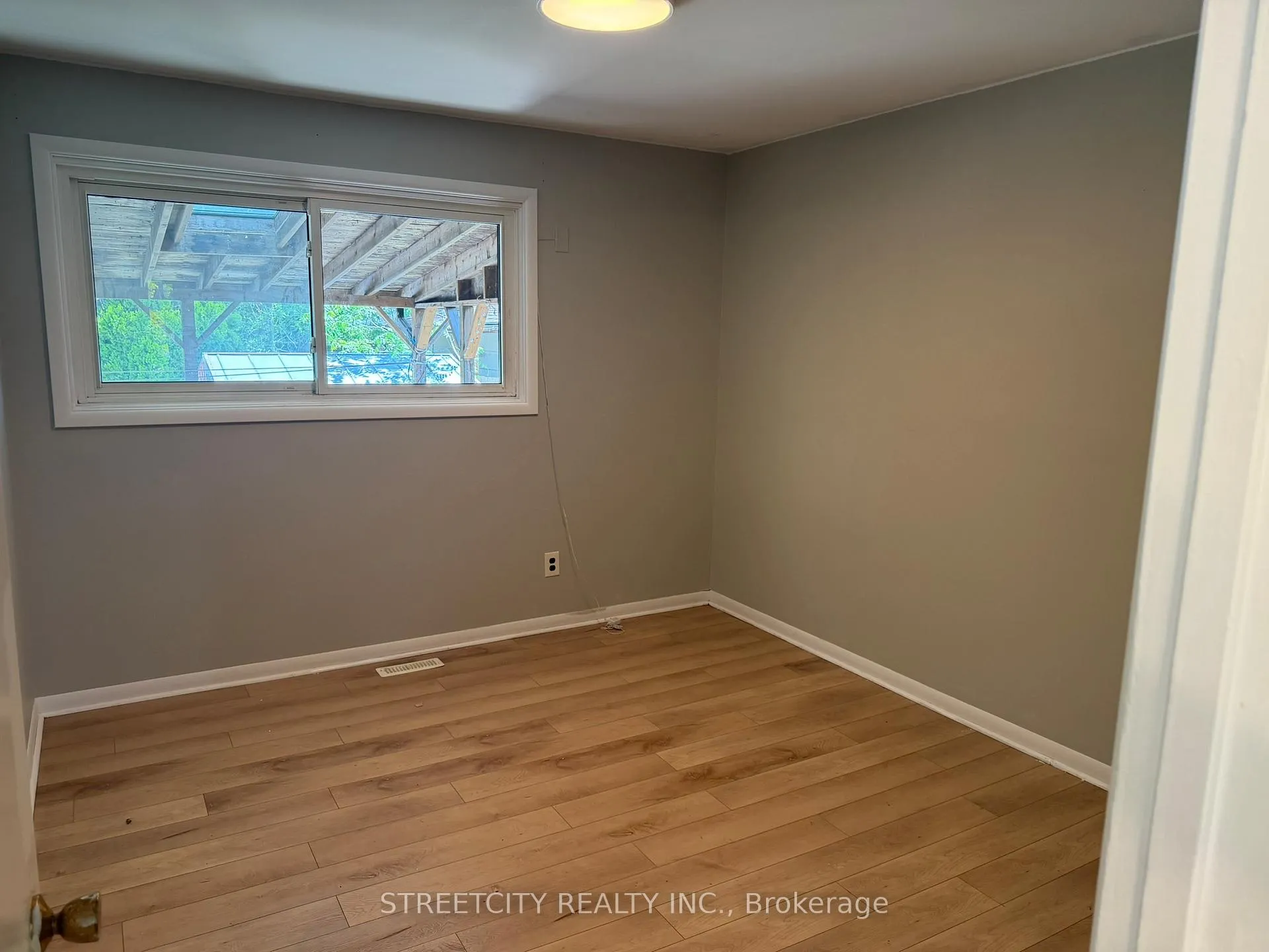 Photo 14 of 42 Oneida Road, London, East D — HOMEH
