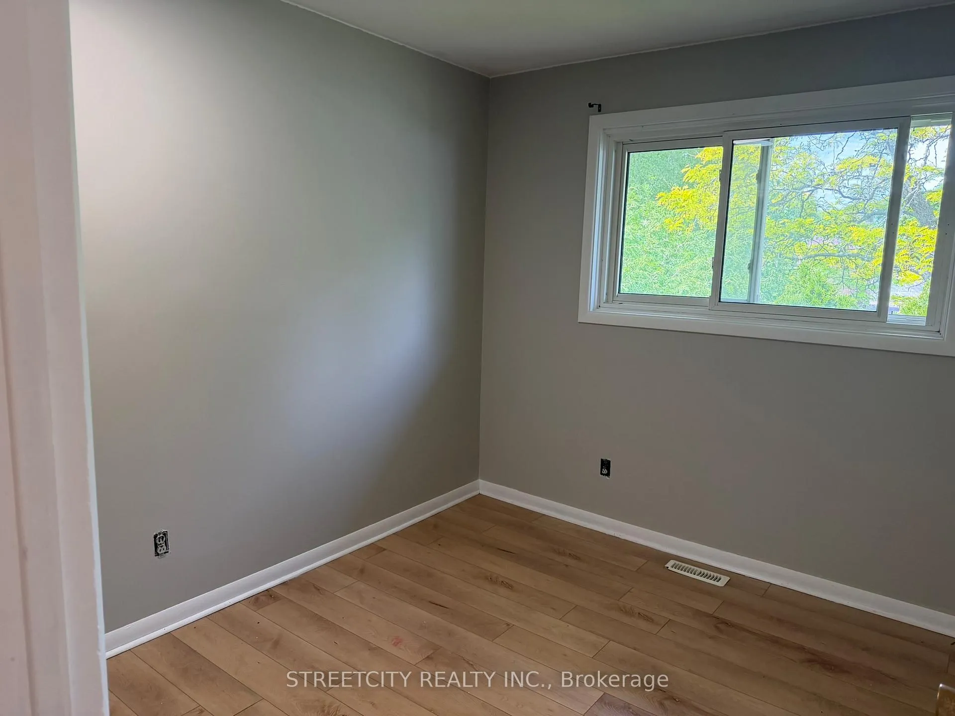 Photo 16 of 42 Oneida Road, London, East D — HOMEH