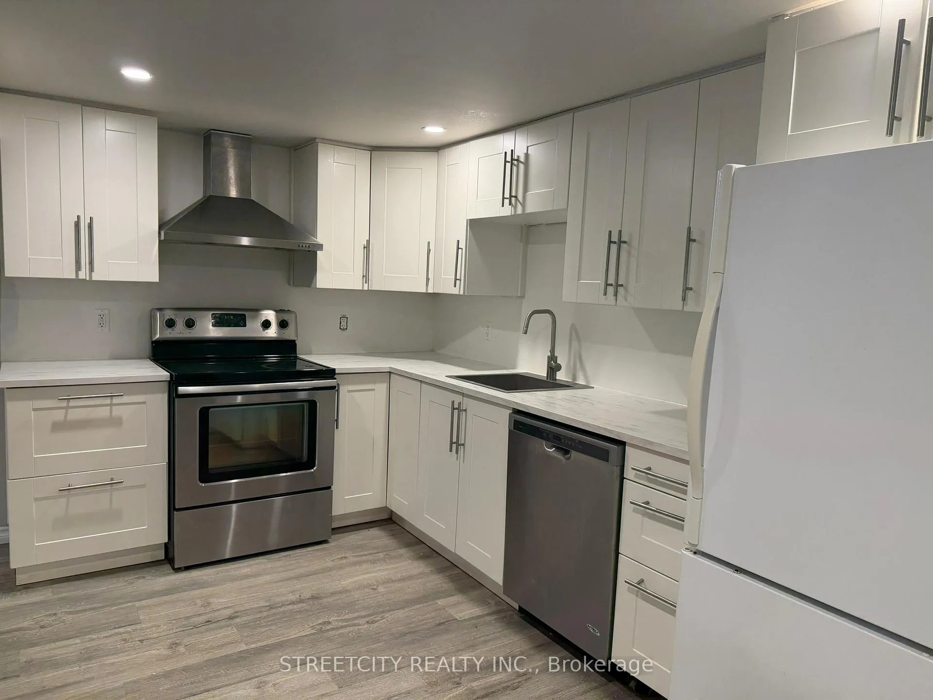 Photo 22 of 42 Oneida Road, London, East D — HOMEH