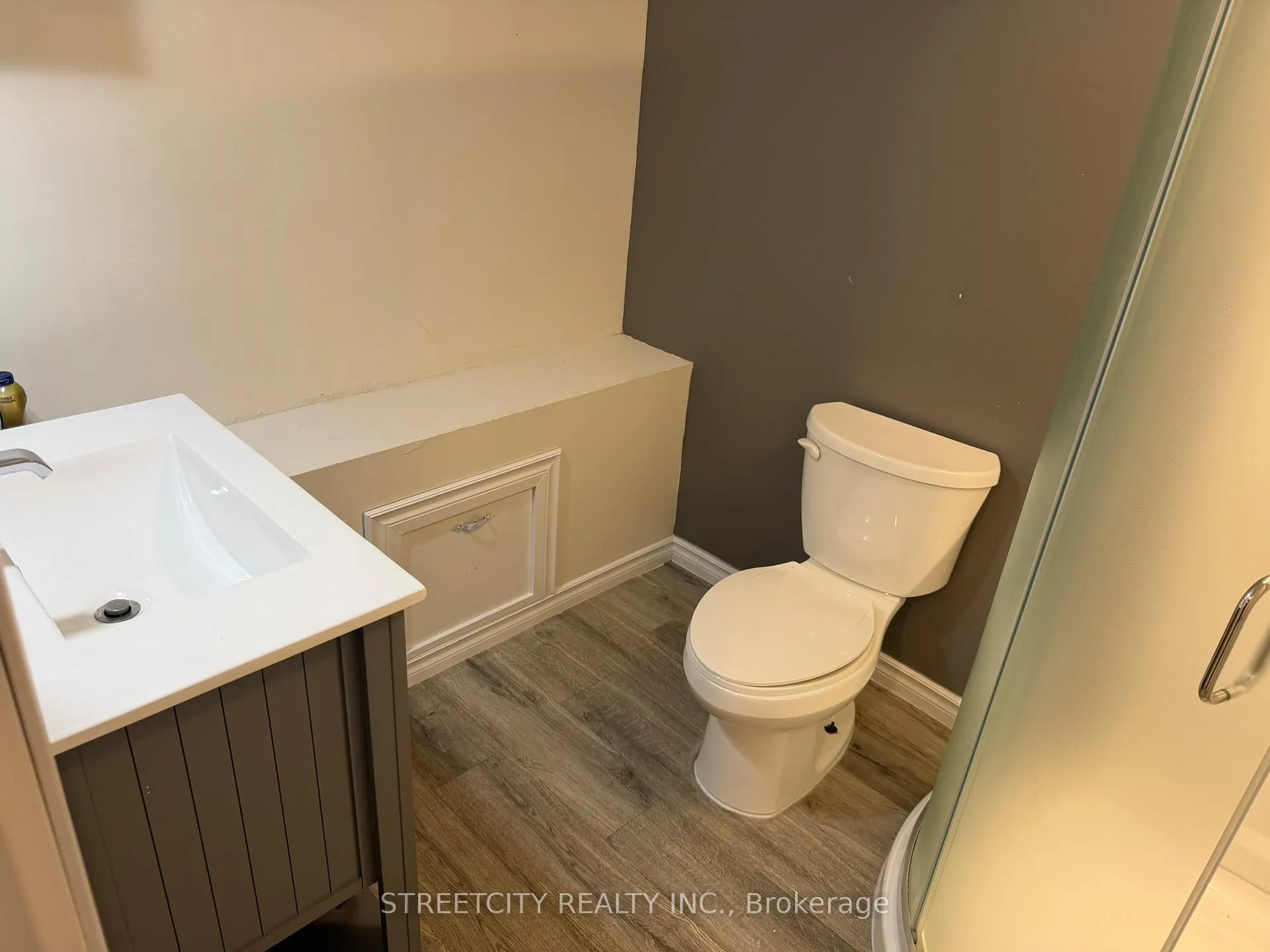 Photo 24 of 42 Oneida Road, London, East D — HOMEH