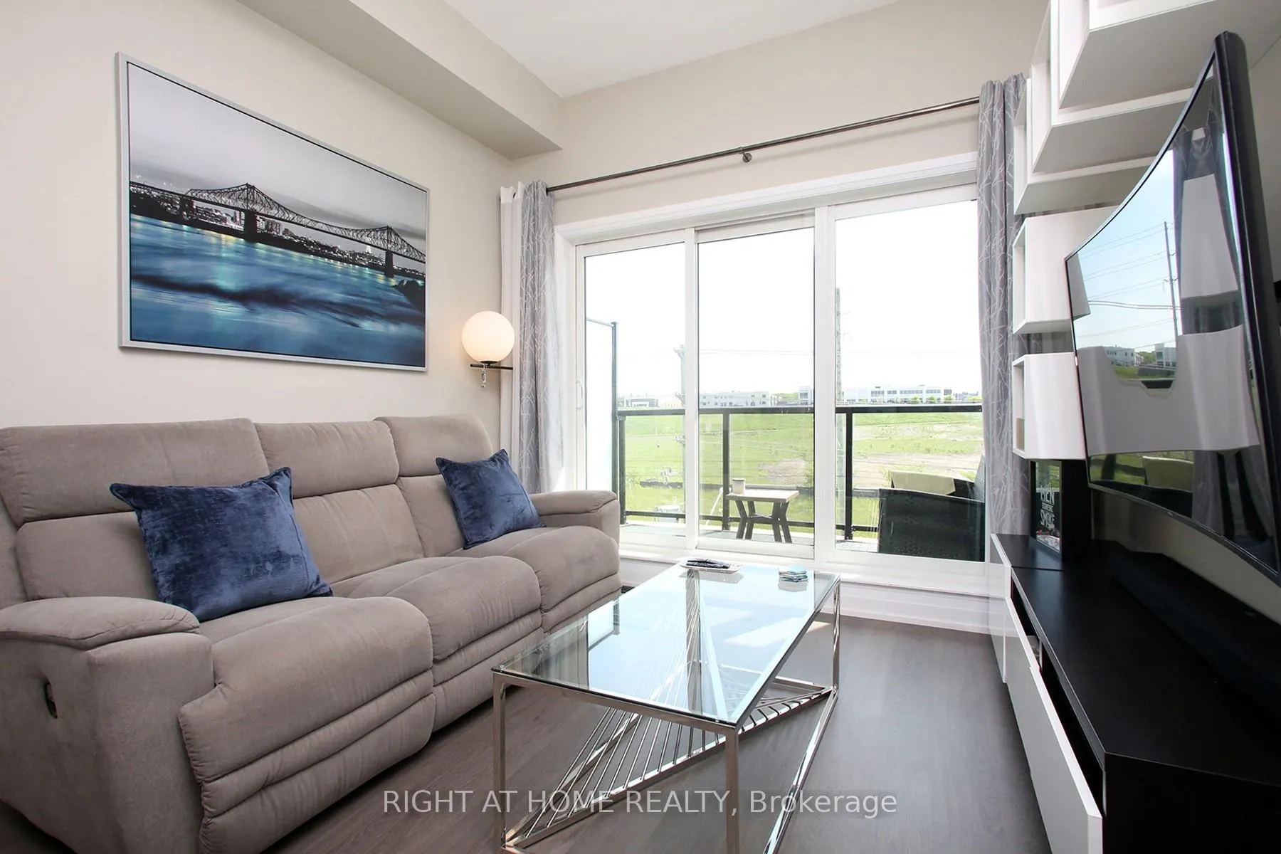 Photo 10 of Unit 436, 555 William Graham Drive, Aurora, Rural Aurora — HOMEH