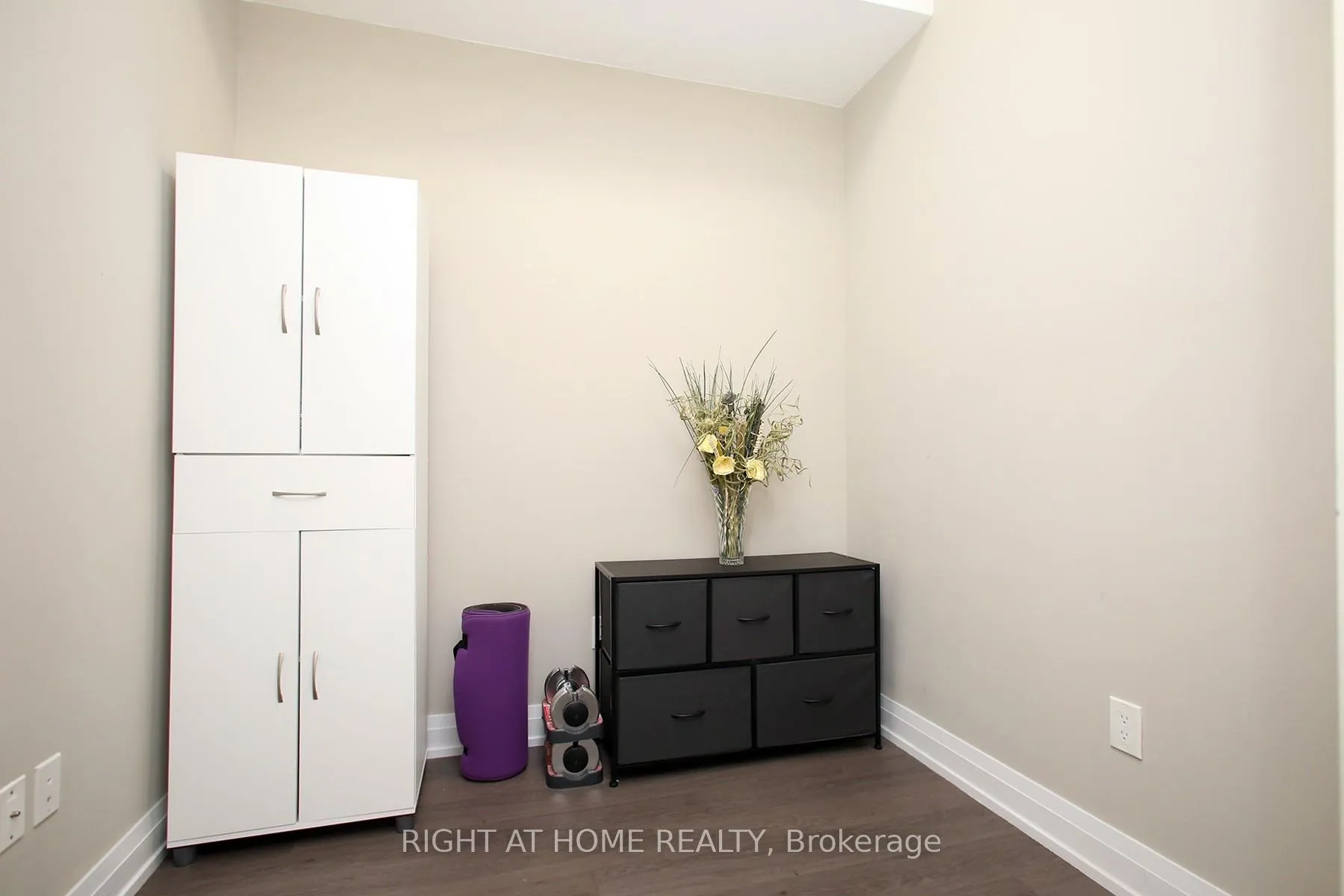 Photo 15 of Unit 436, 555 William Graham Drive, Aurora, Rural Aurora — HOMEH