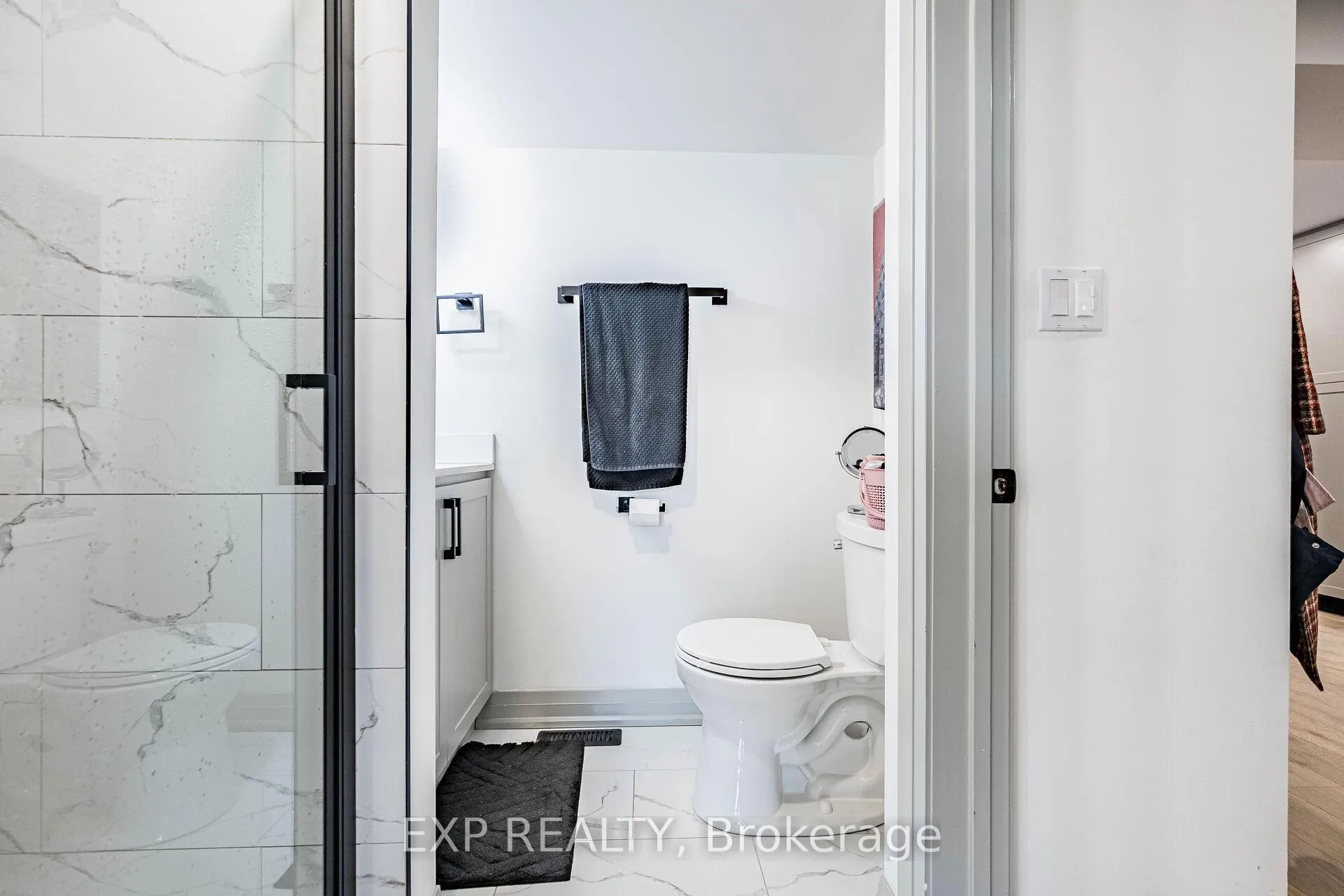 Photo 12 of 7623 Chorozy Street, Niagara Falls, Ascot — HOMEH