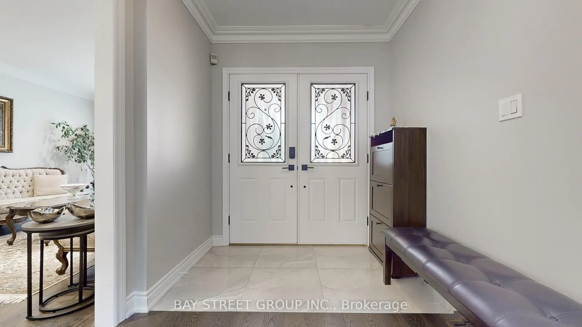 Photo 3 of 57 Whitburn Crescent, Vaughan, Maple — HOMEH