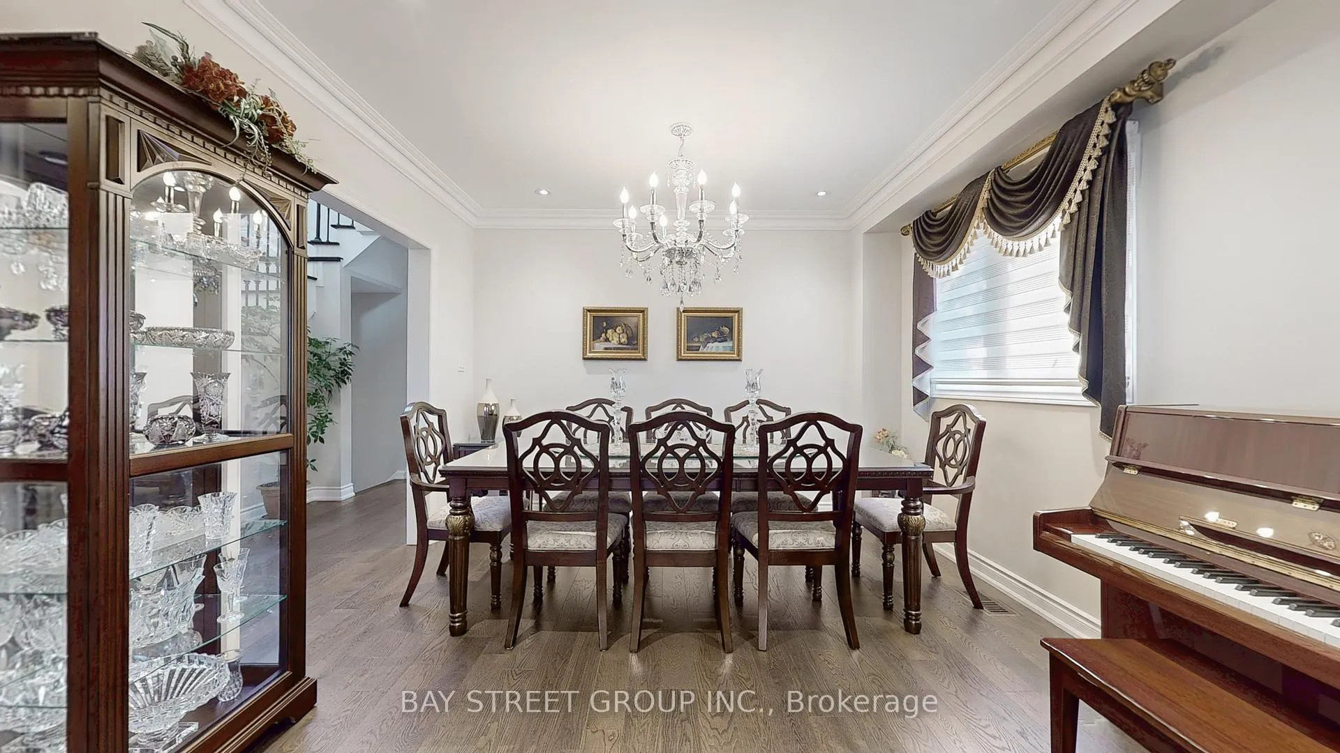 Photo 6 of 57 Whitburn Crescent, Vaughan, Maple — HOMEH