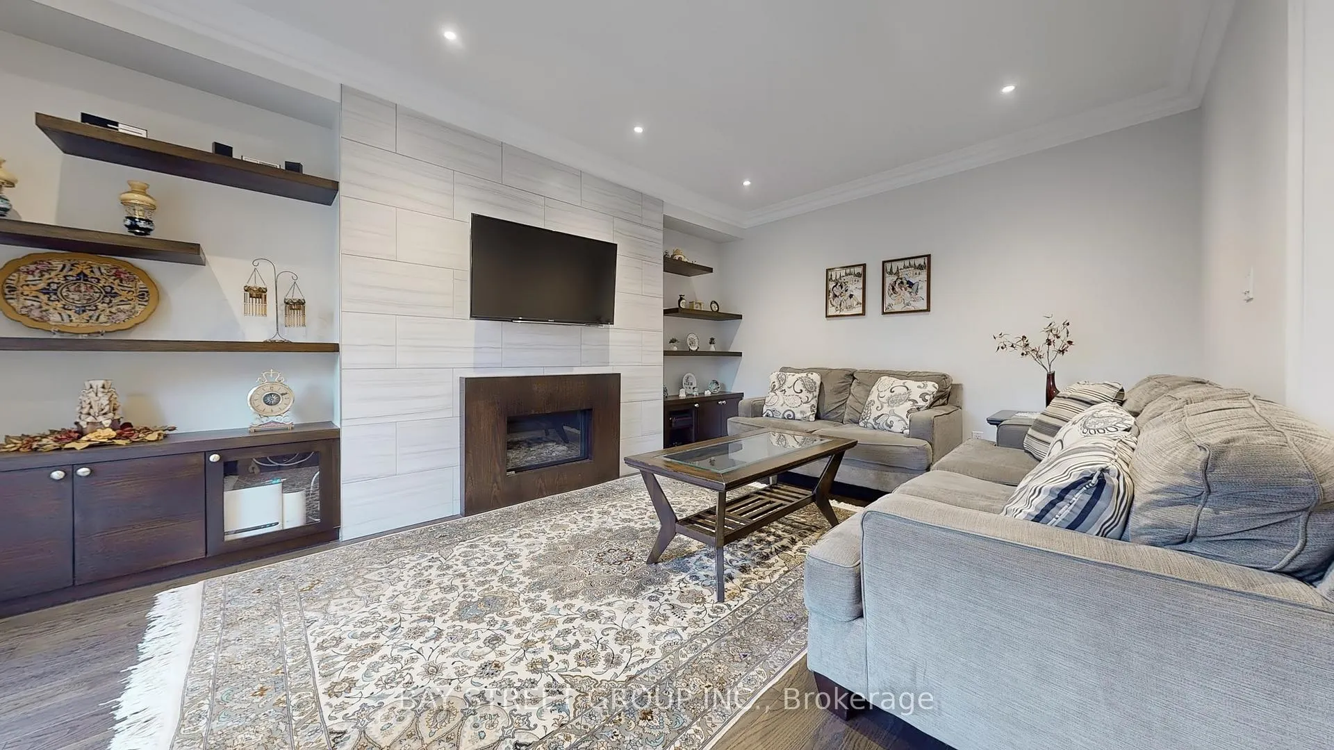 Photo 7 of 57 Whitburn Crescent, Vaughan, Maple — HOMEH