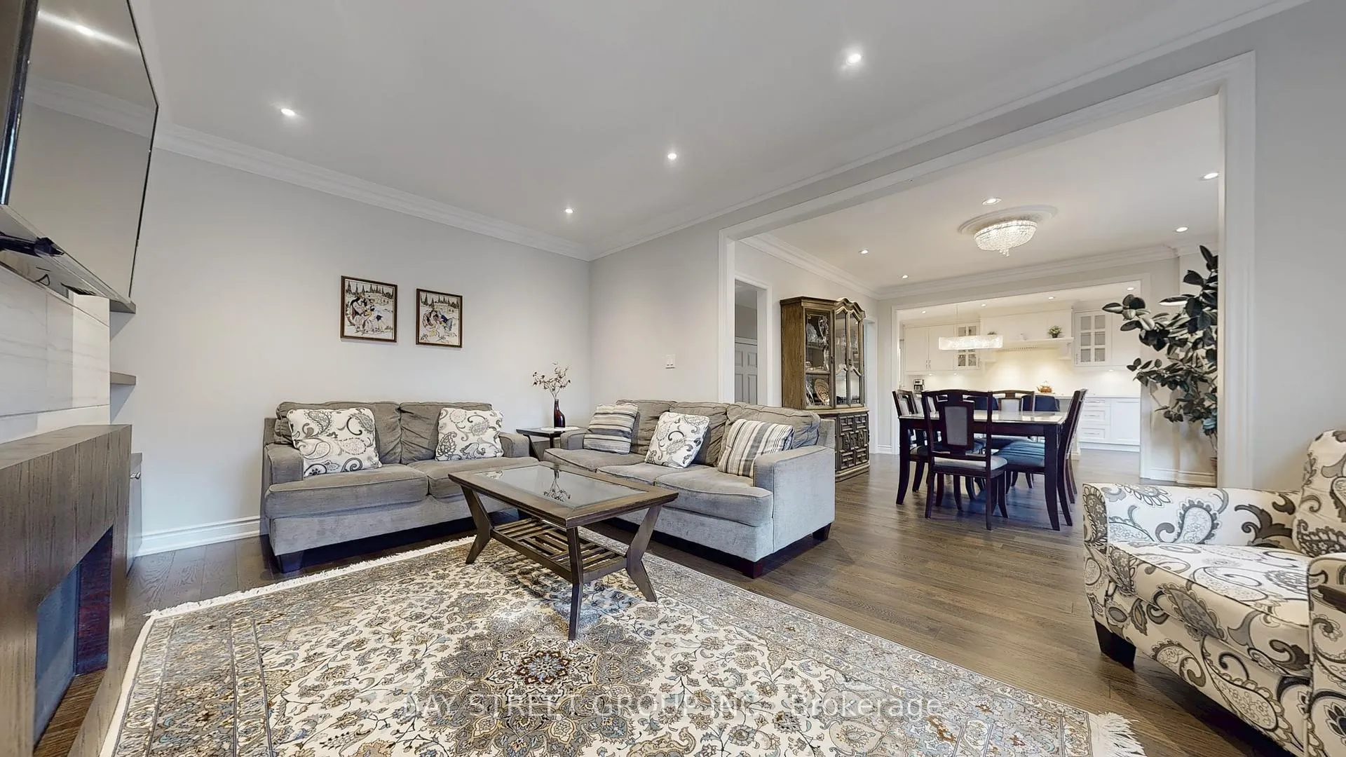 Photo 10 of 57 Whitburn Crescent, Vaughan, Maple — HOMEH