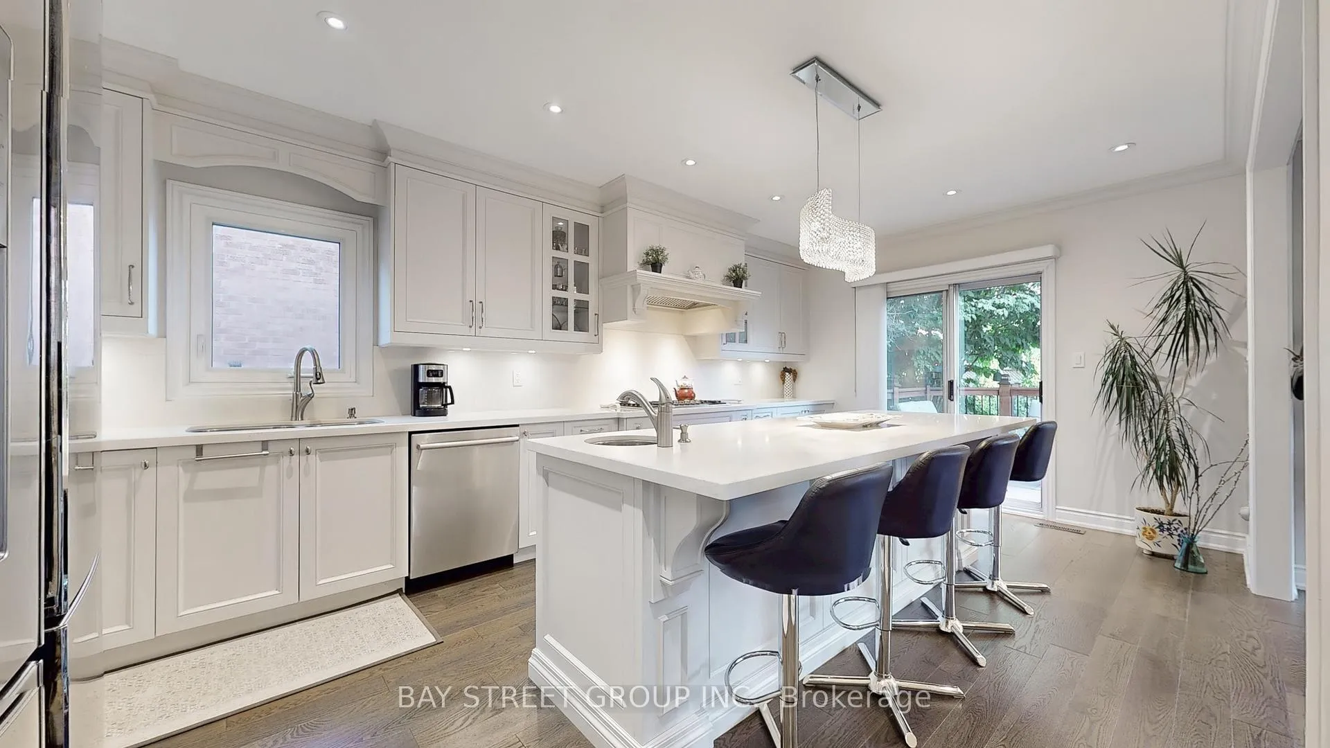 Photo 12 of 57 Whitburn Crescent, Vaughan, Maple — HOMEH
