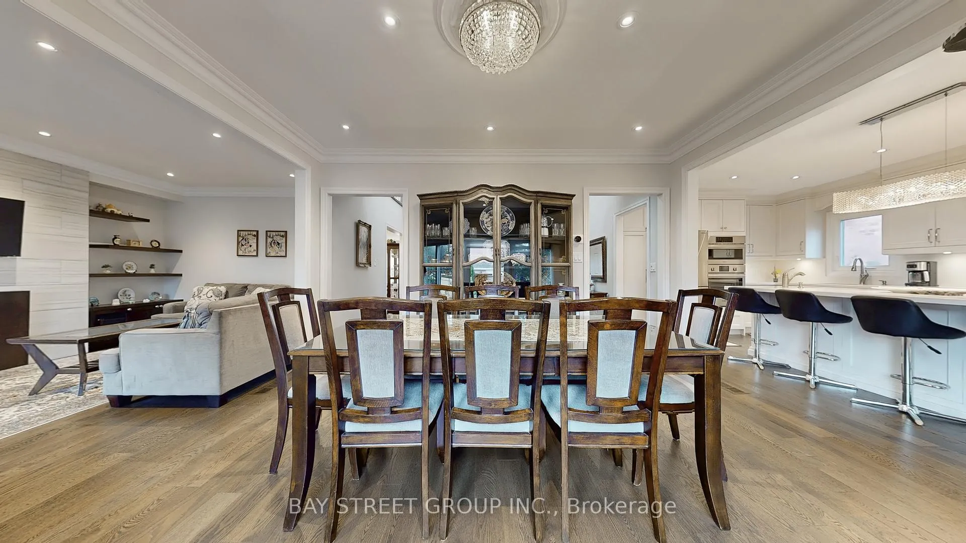 Photo 15 of 57 Whitburn Crescent, Vaughan, Maple — HOMEH