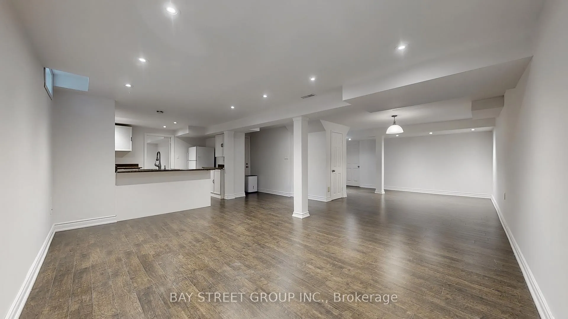 Photo 33 of 57 Whitburn Crescent, Vaughan, Maple — HOMEH