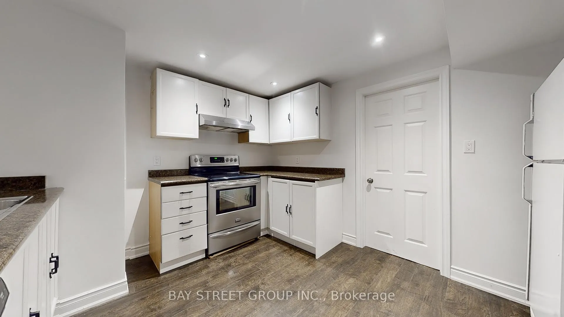 Photo 34 of 57 Whitburn Crescent, Vaughan, Maple — HOMEH