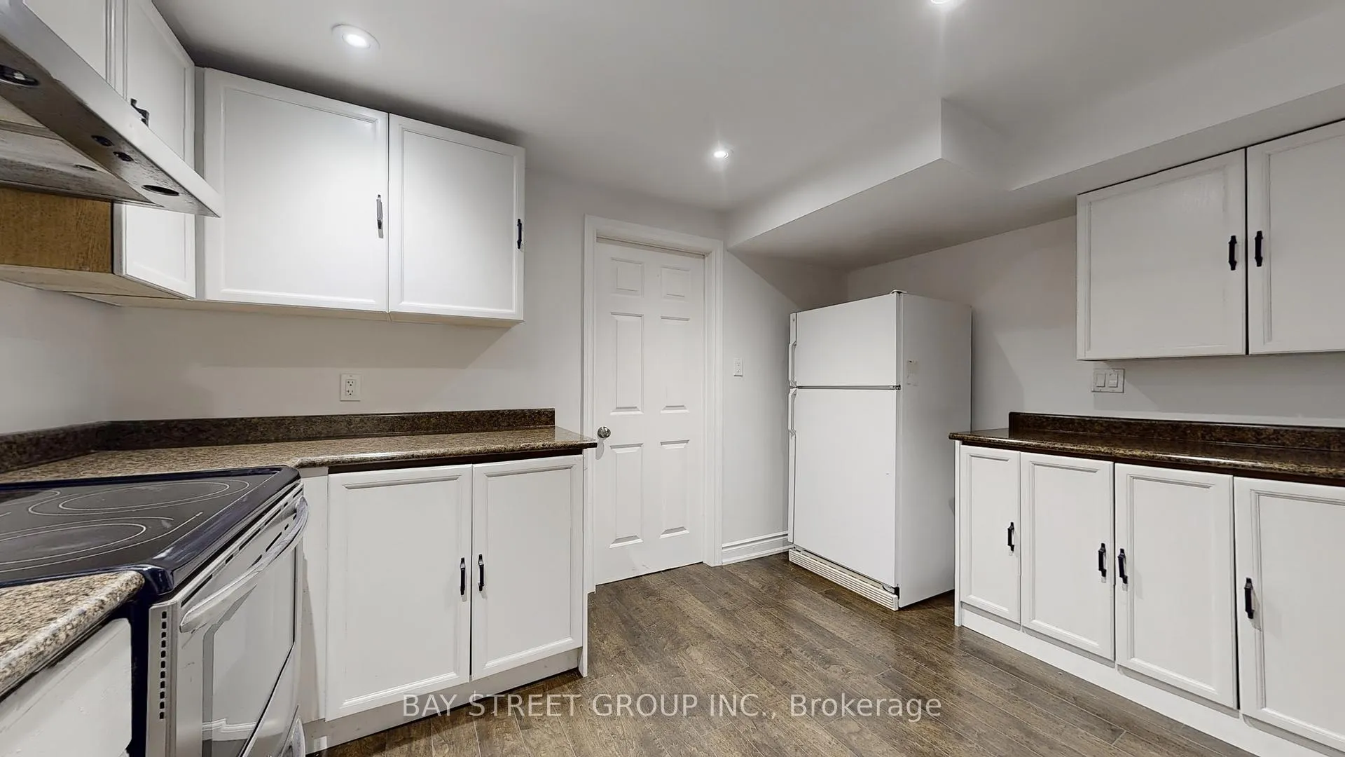 Photo 35 of 57 Whitburn Crescent, Vaughan, Maple — HOMEH