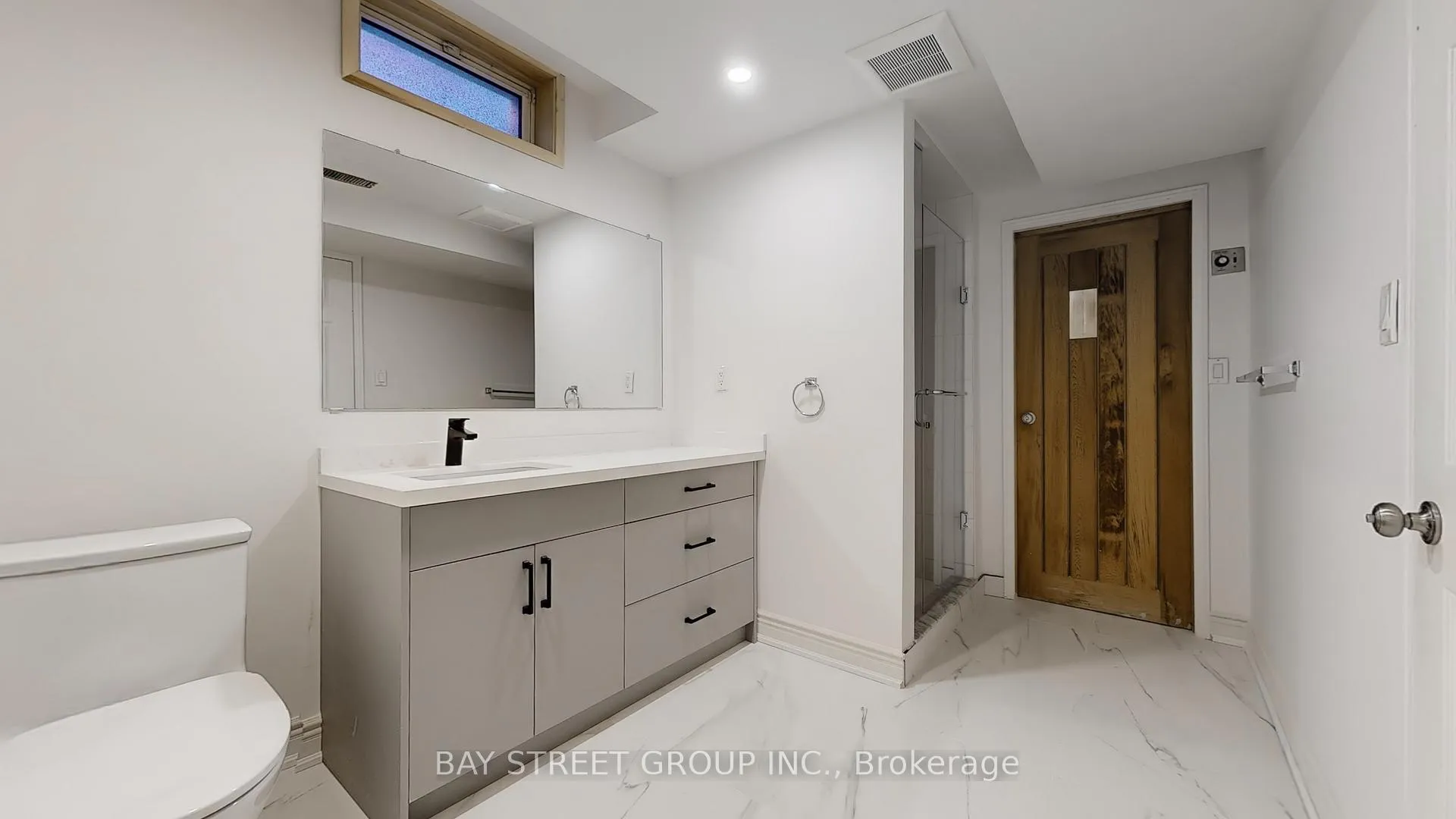 Photo 39 of 57 Whitburn Crescent, Vaughan, Maple — HOMEH