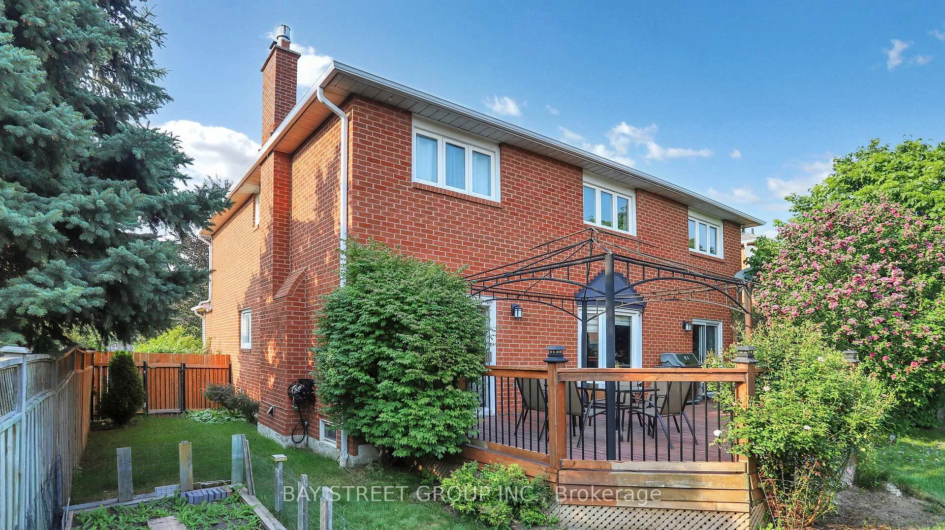 Photo 42 of 57 Whitburn Crescent, Vaughan, Maple — HOMEH