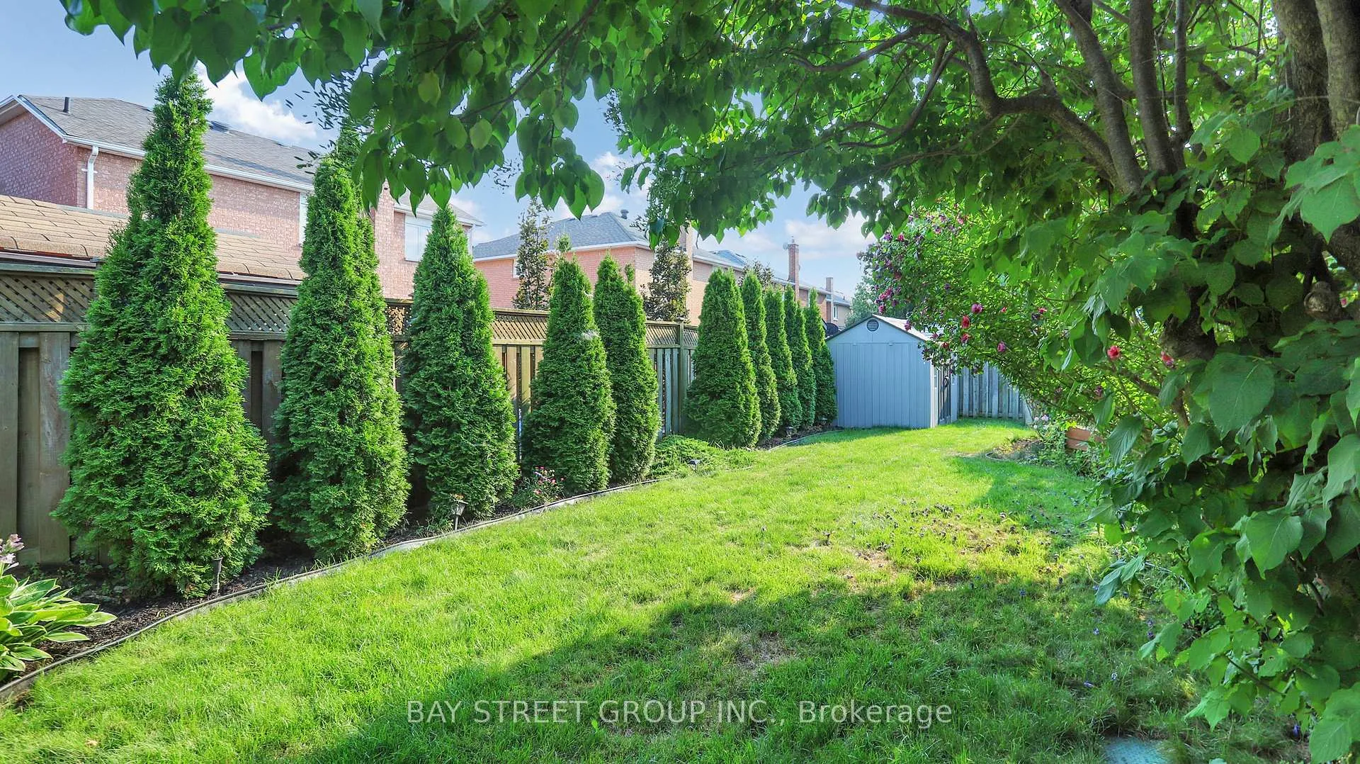 Photo 43 of 57 Whitburn Crescent, Vaughan, Maple — HOMEH