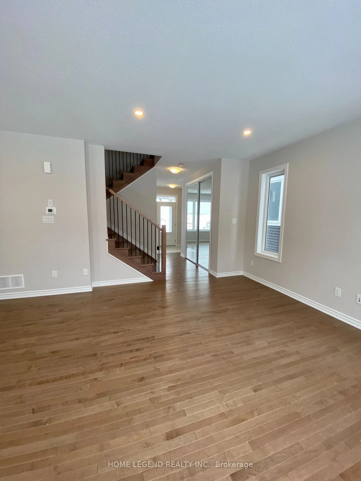 Photo 3 of 1840 Haiku Street, Ottawa, Barrhaven - Half Moon Bay — HOMEH