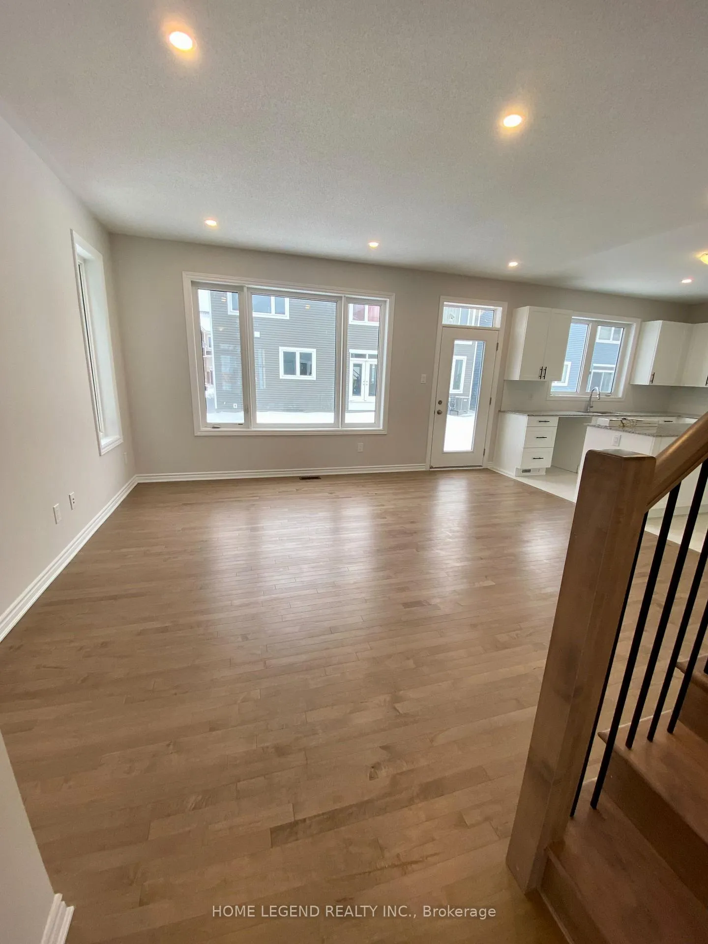 Photo 4 of 1840 Haiku Street, Ottawa, Barrhaven - Half Moon Bay — HOMEH
